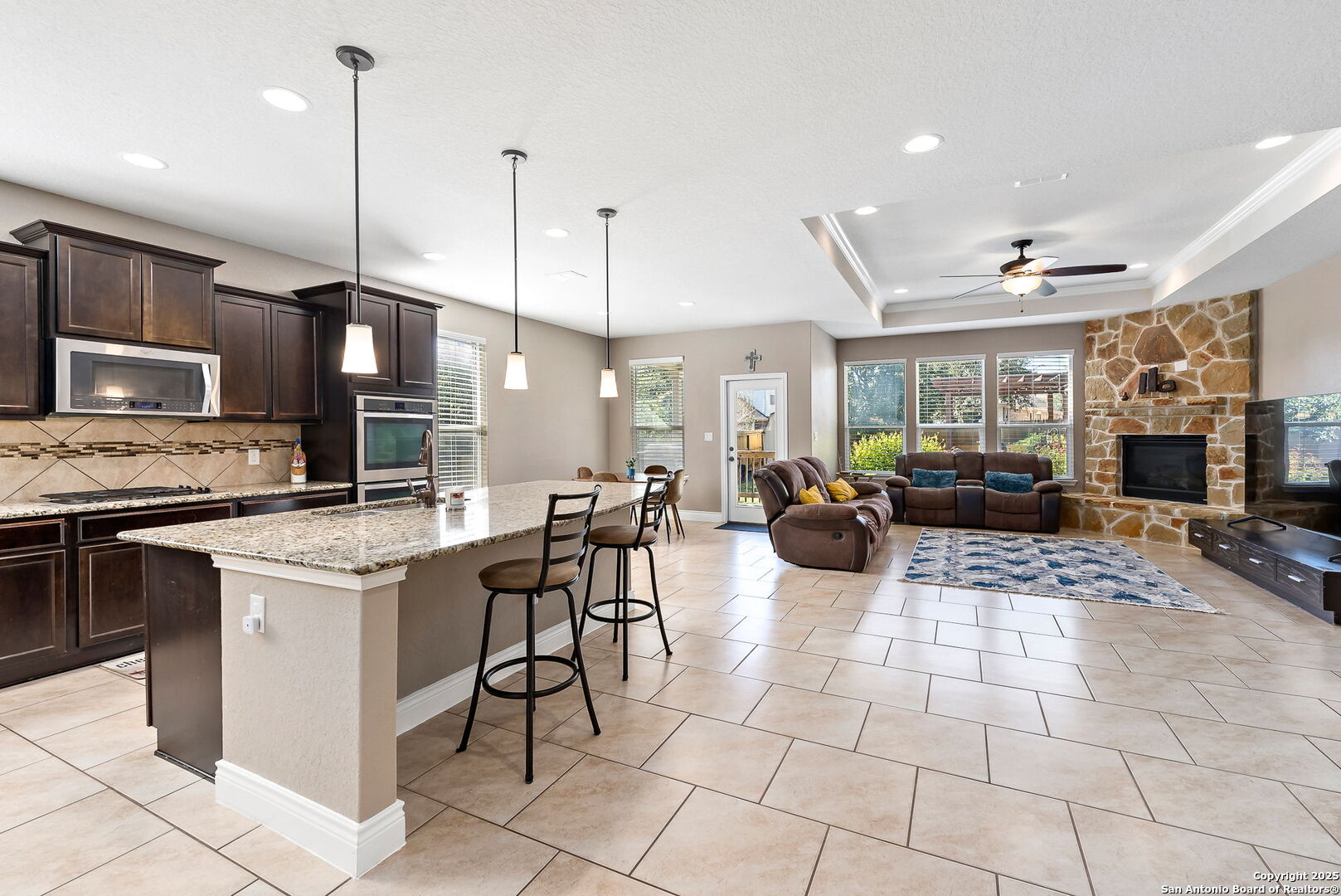 property viewer photo 3