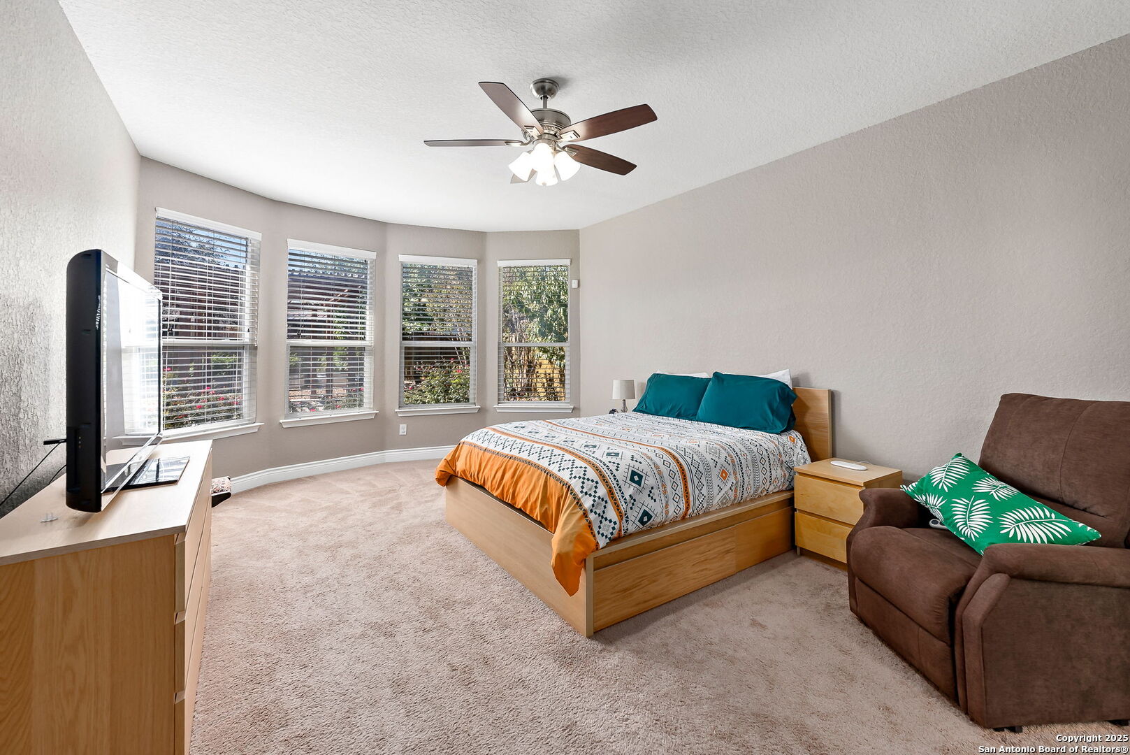 property viewer photo 5