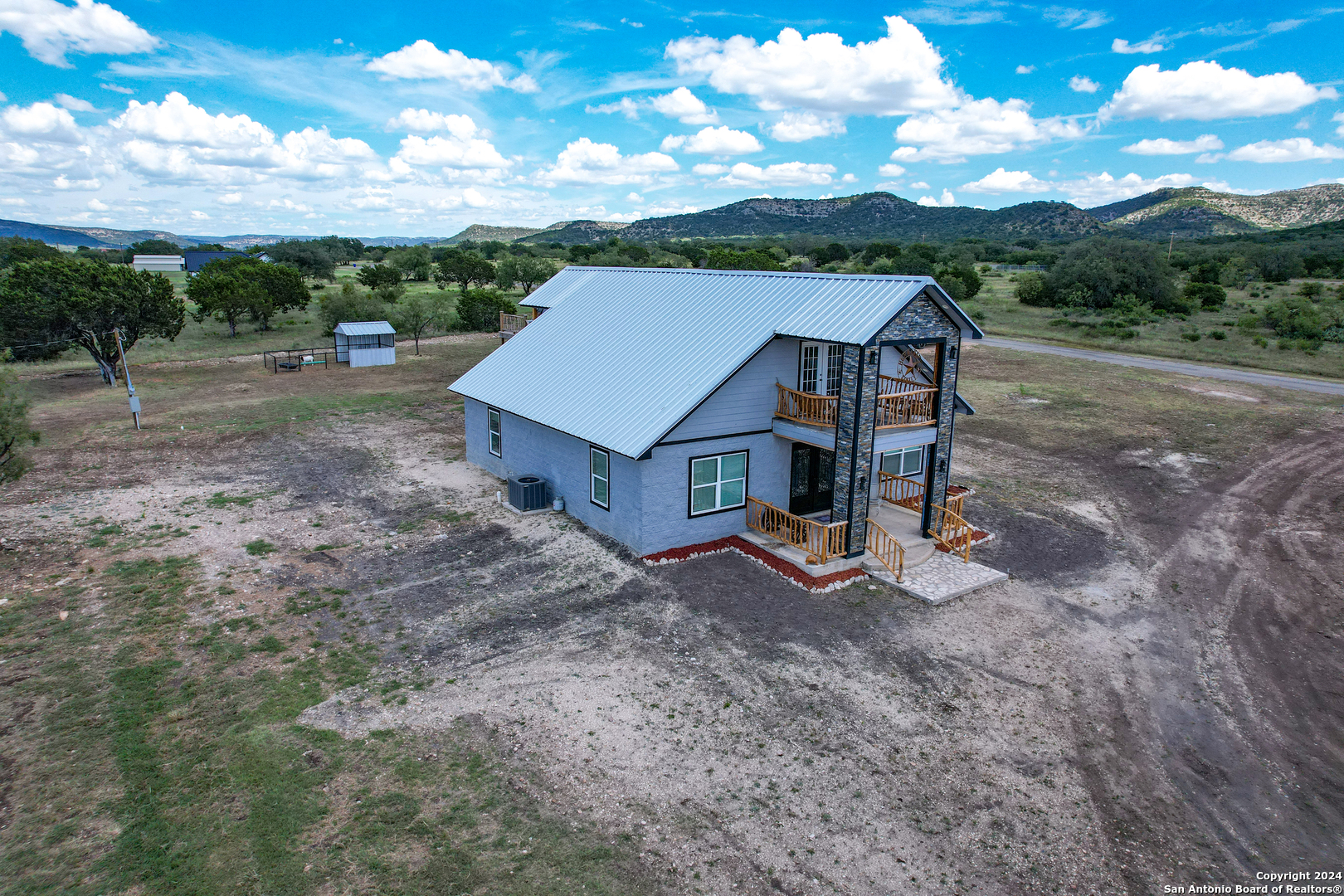 main property photo 6