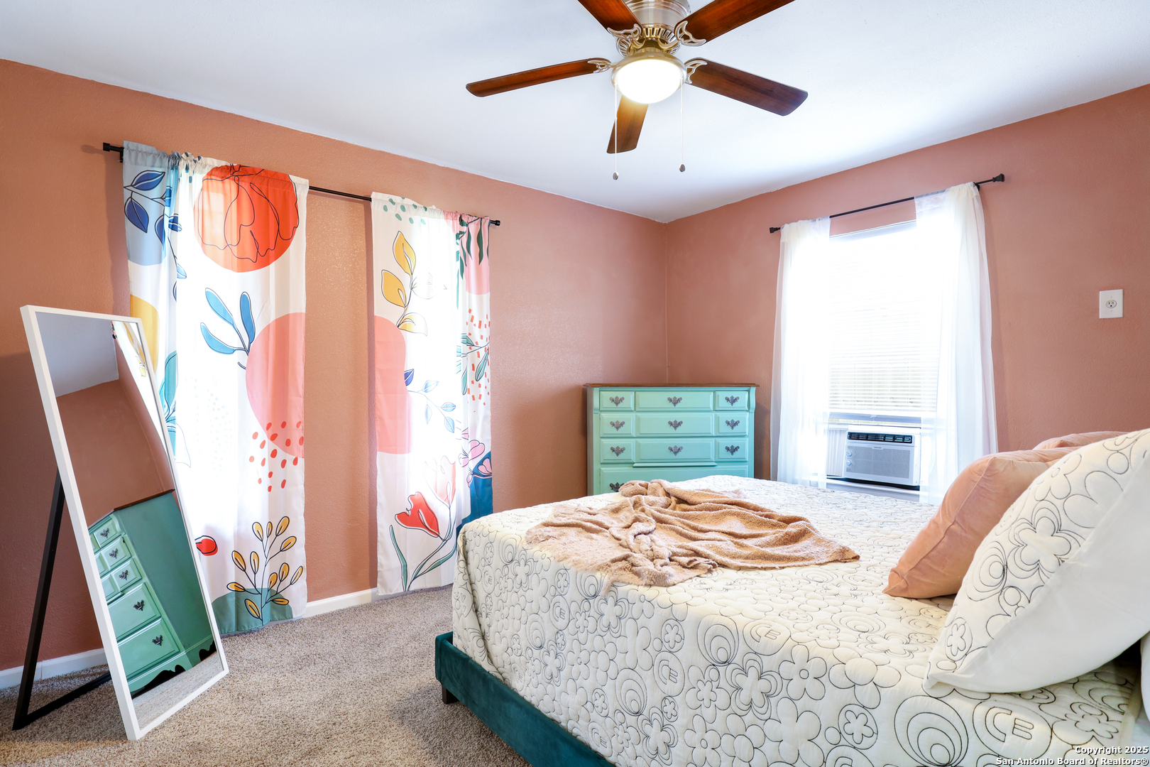 property viewer photo 9