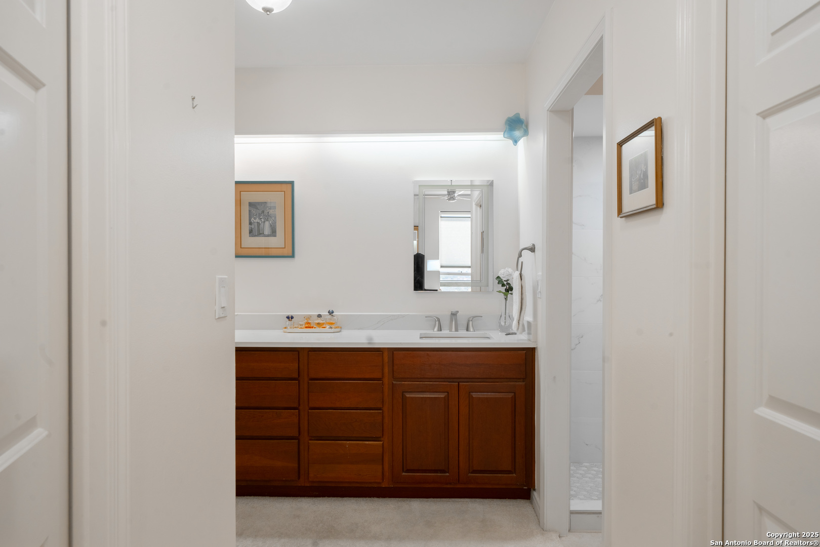 property viewer photo 15