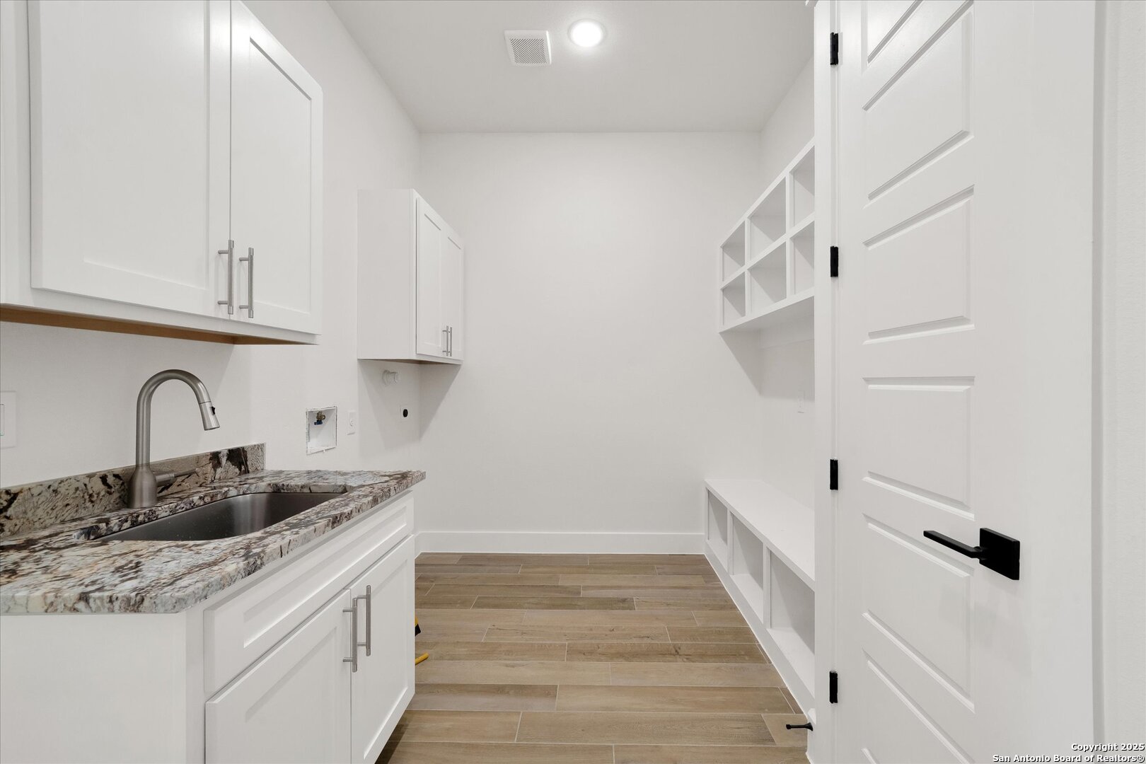 property viewer photo 20