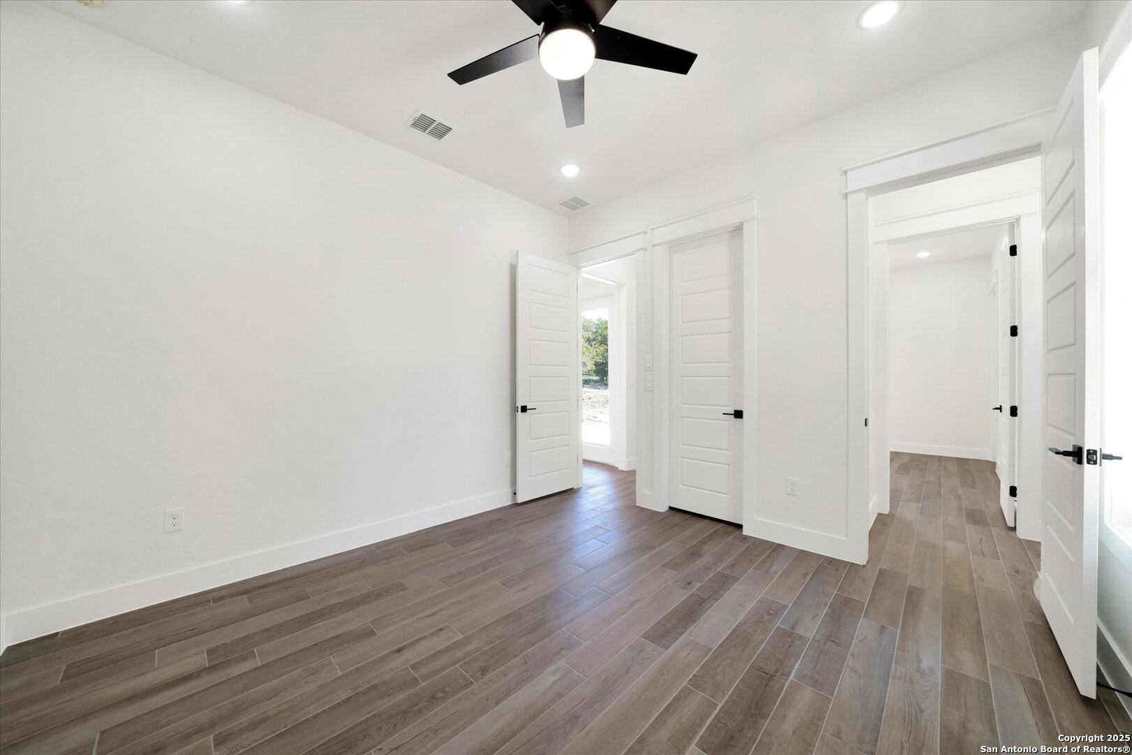 property viewer photo 33