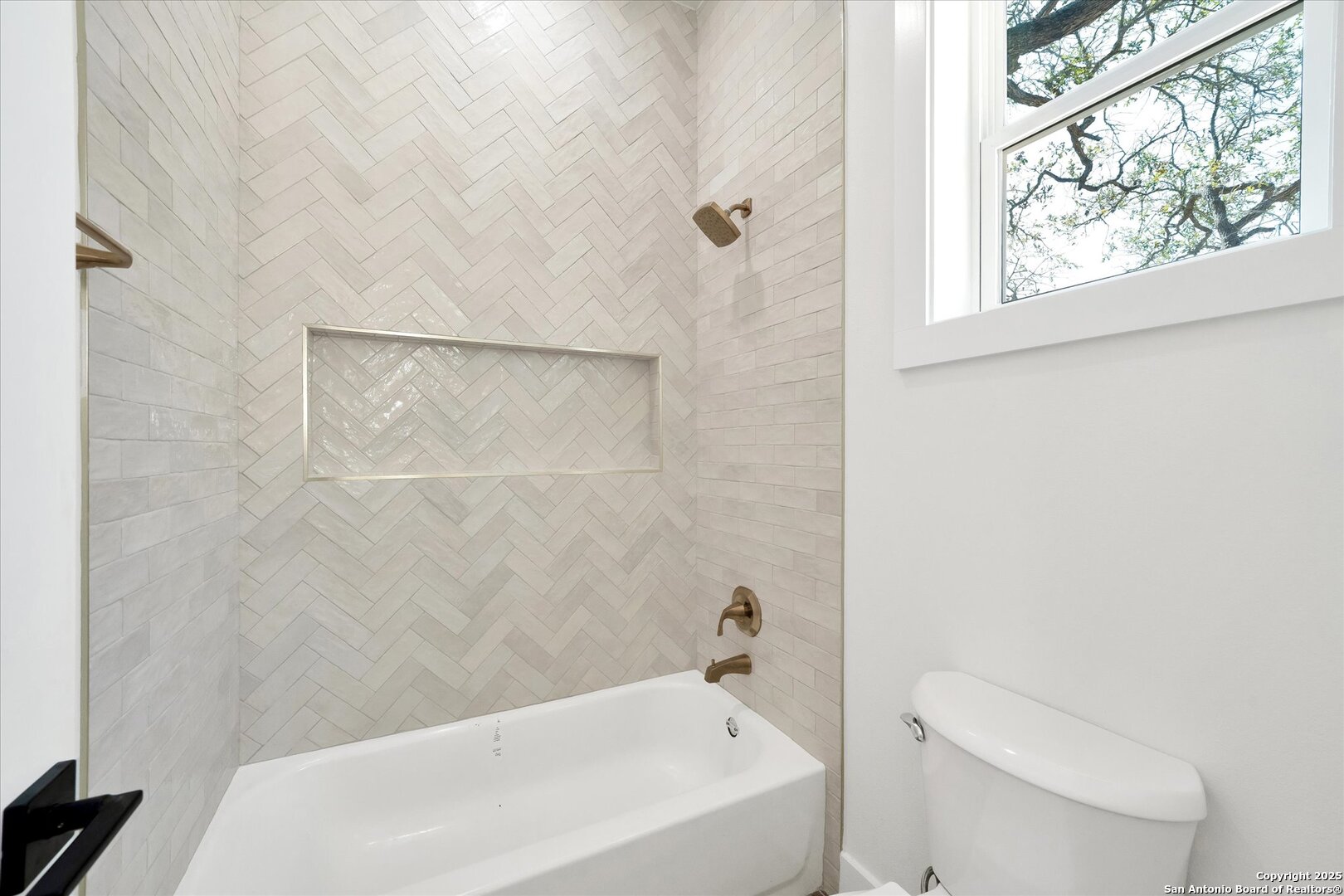 property viewer photo 37