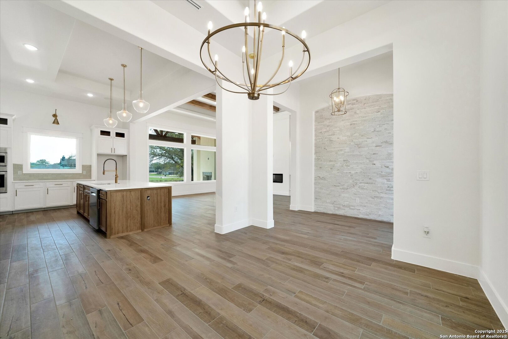 property viewer photo 7