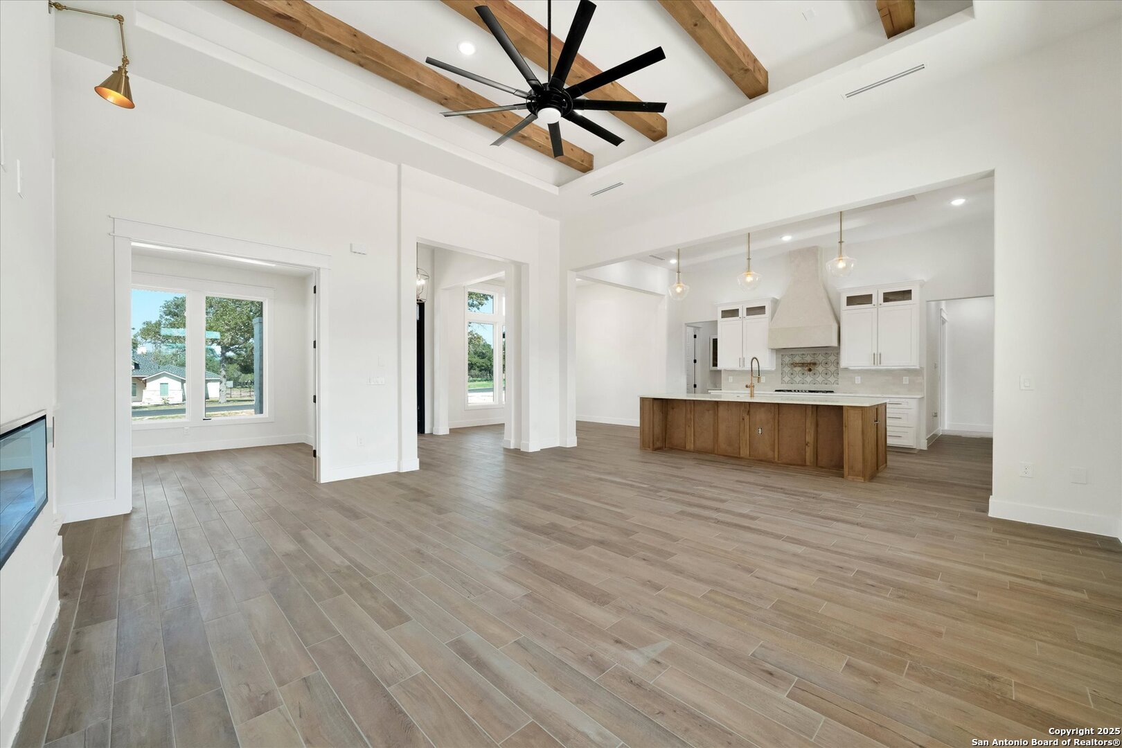 property viewer photo 9