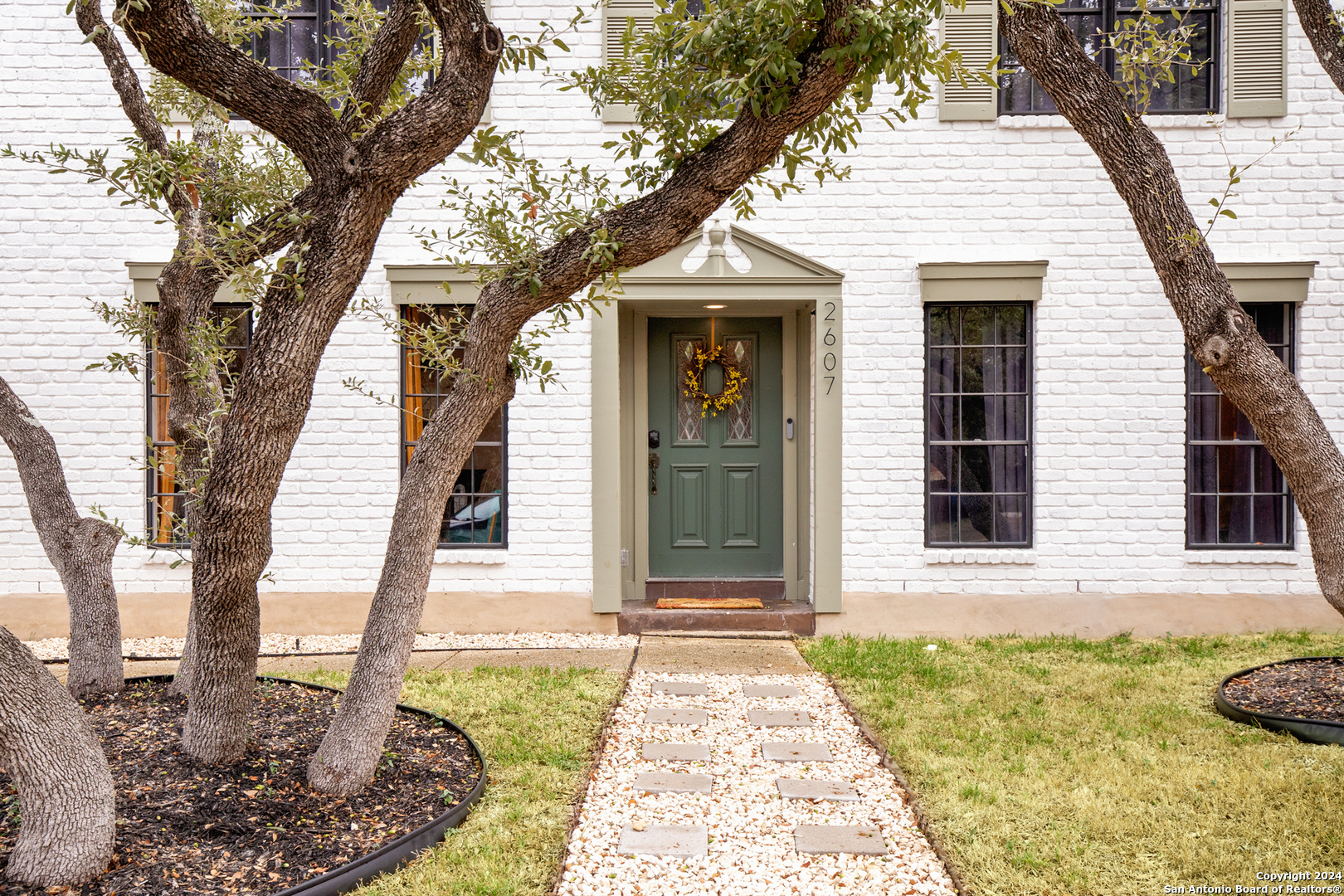 property viewer photo 1