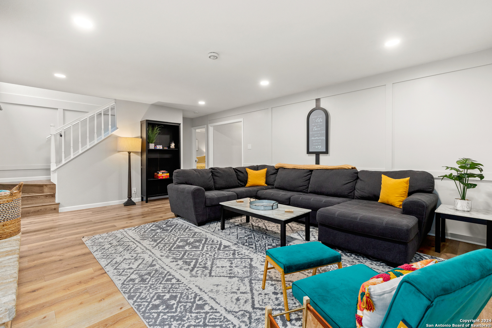 property viewer photo 13