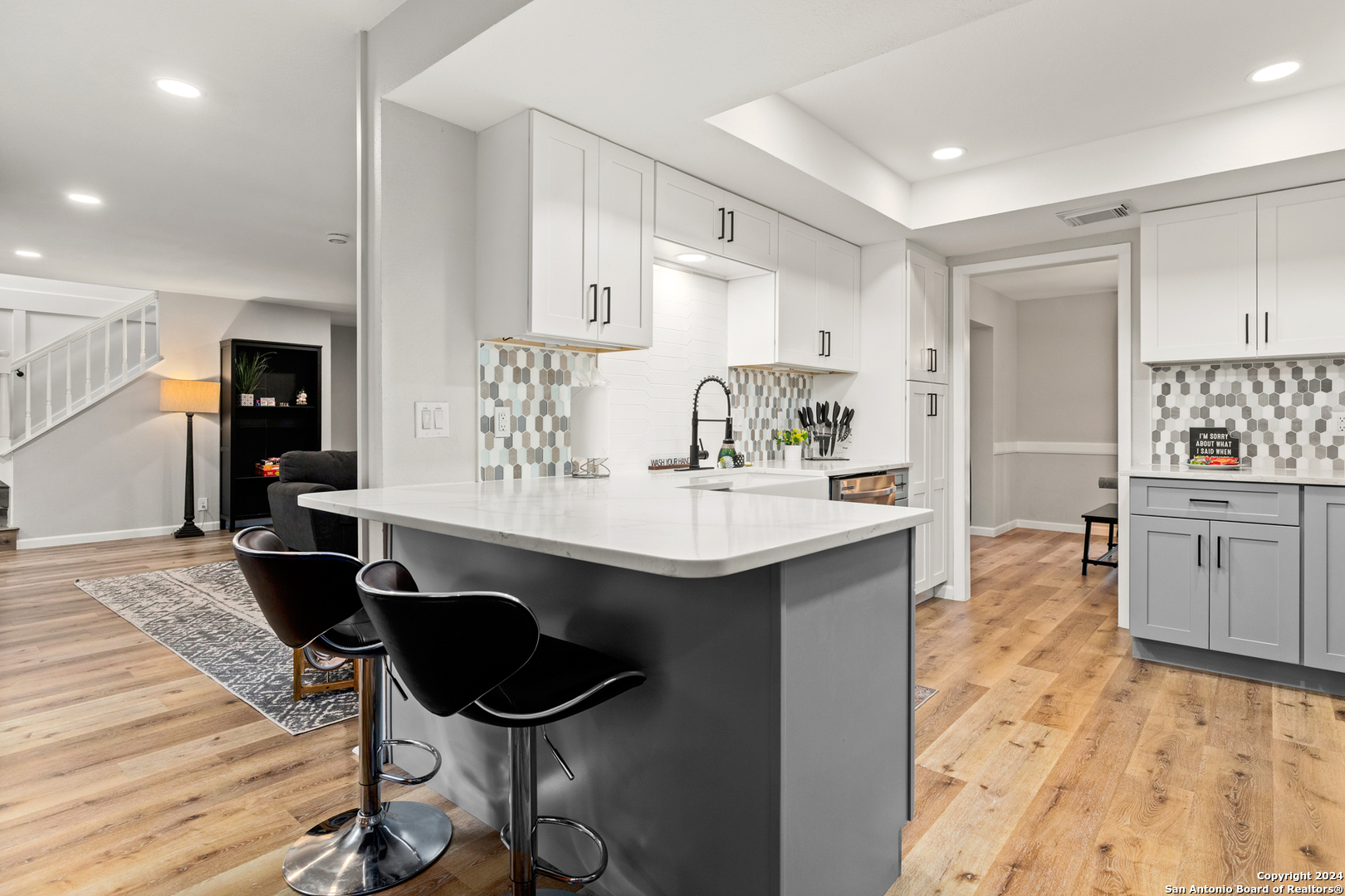 property viewer photo 16