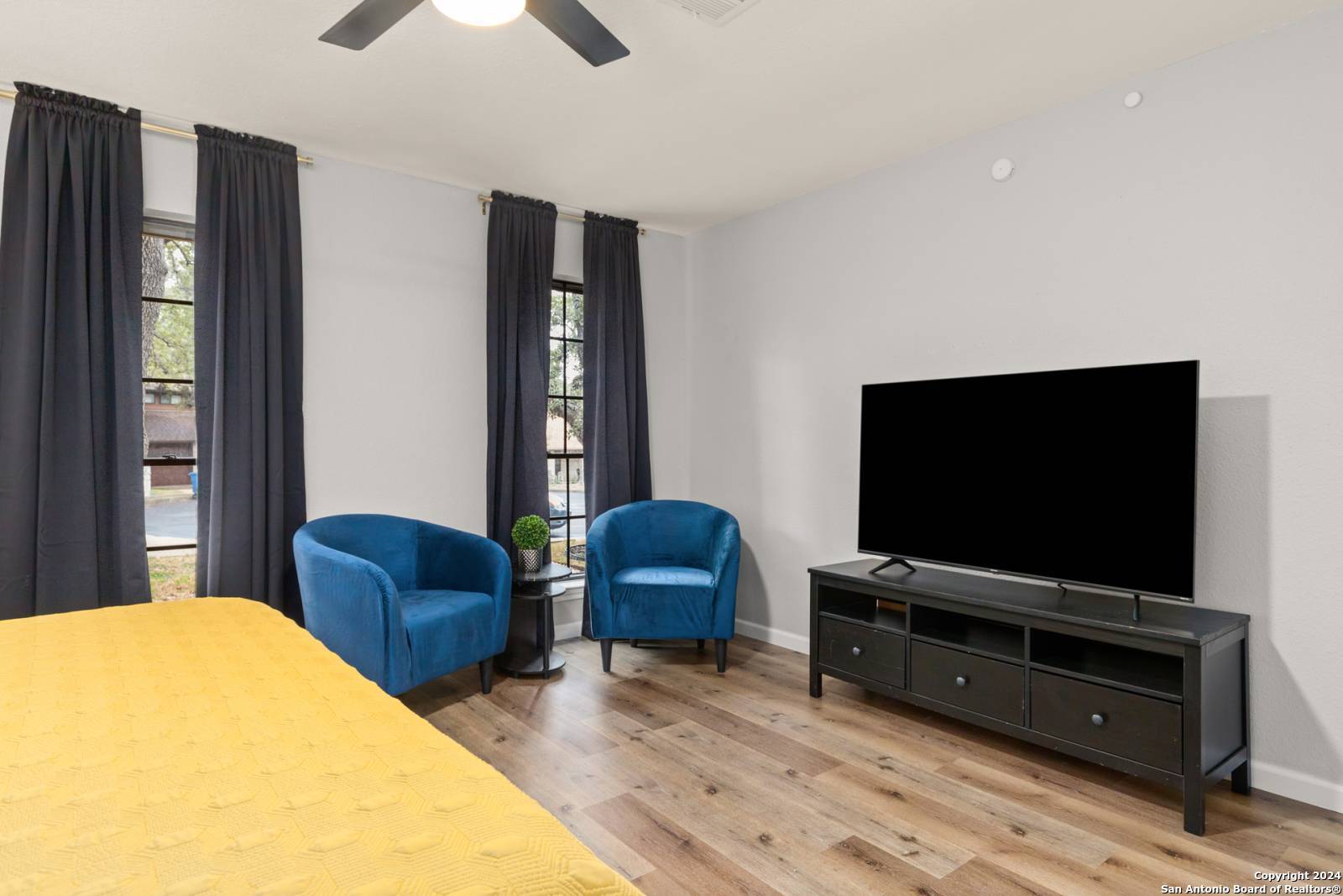 property viewer photo 23