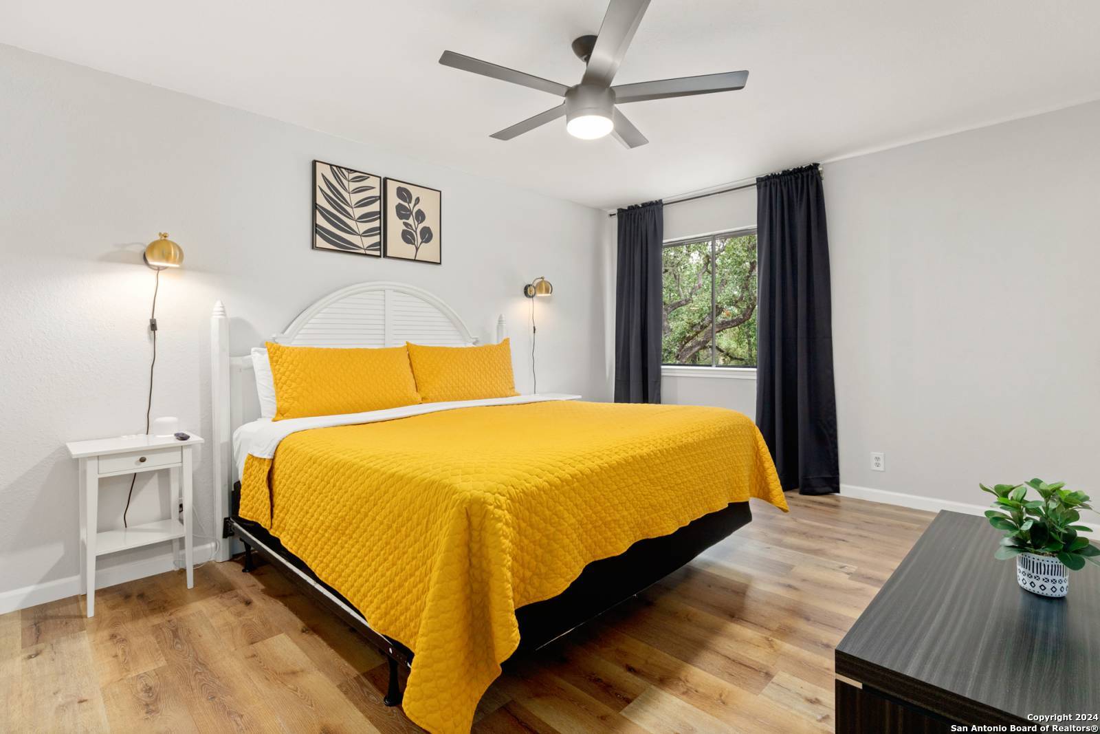 property viewer photo 26