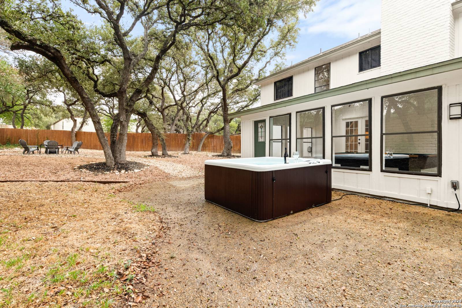 property viewer photo 3