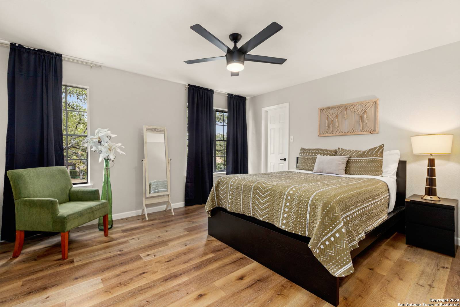 property viewer photo 31