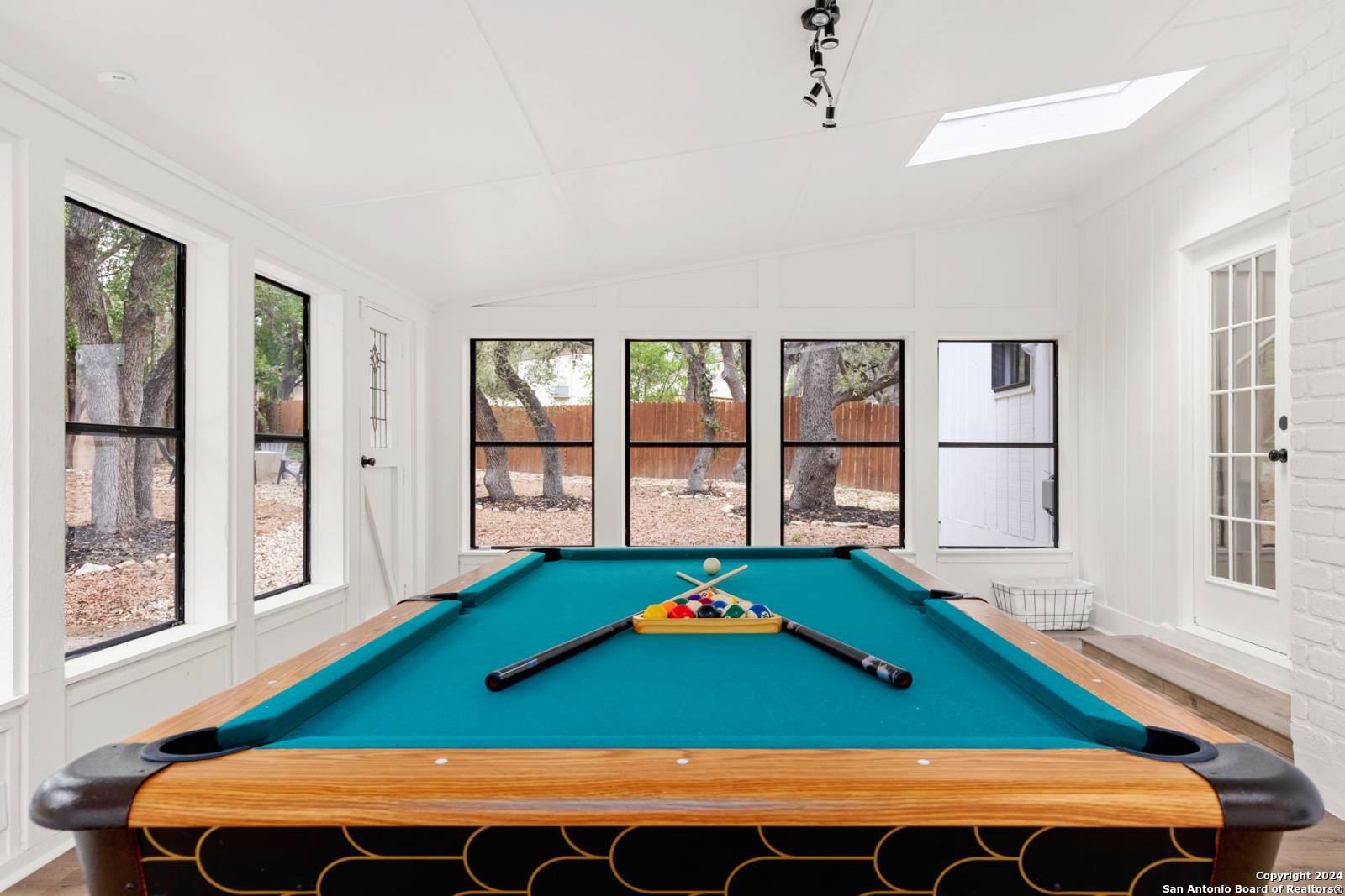 property viewer photo 8