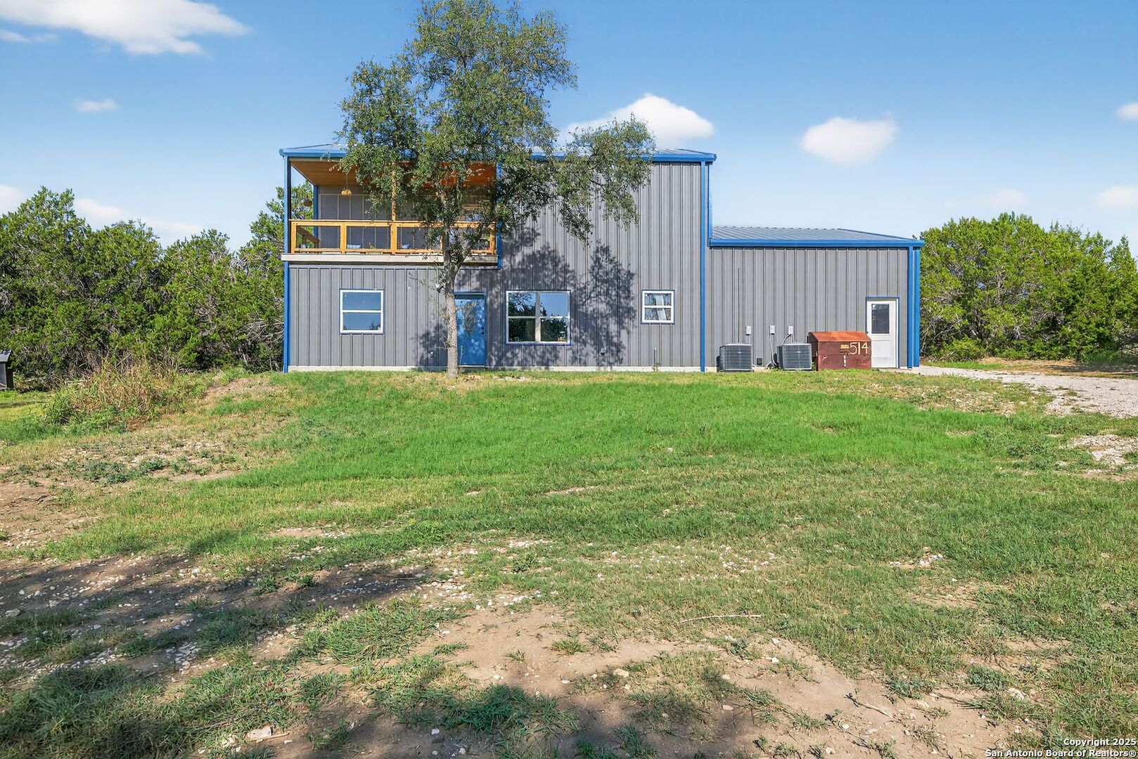 main property photo 4