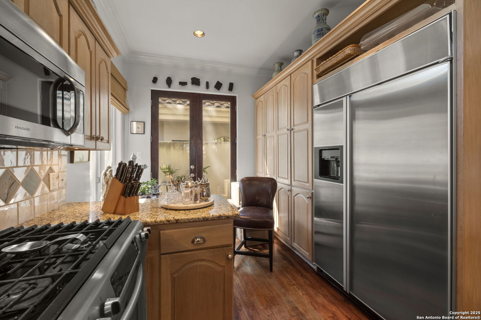 main property photo 14
