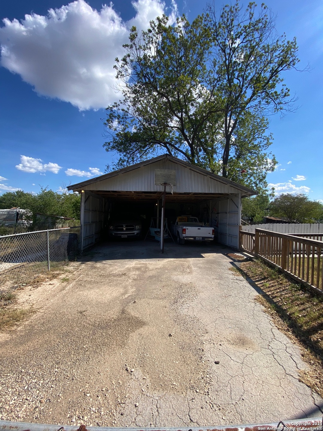 main property photo 6
