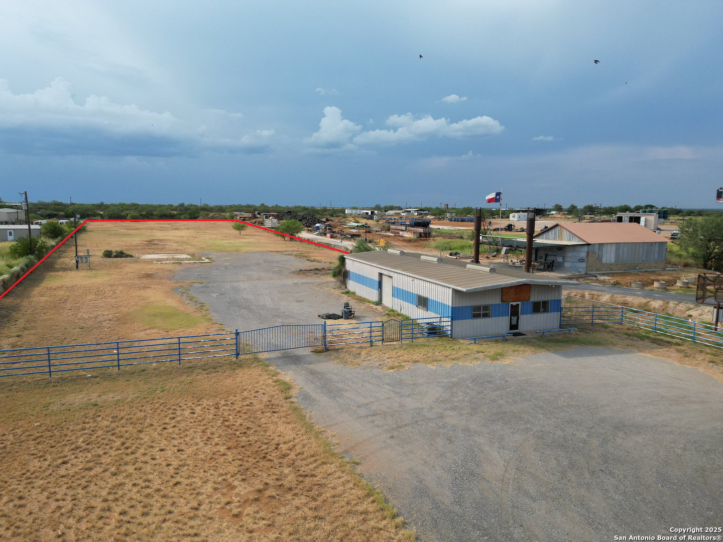 main property photo 3