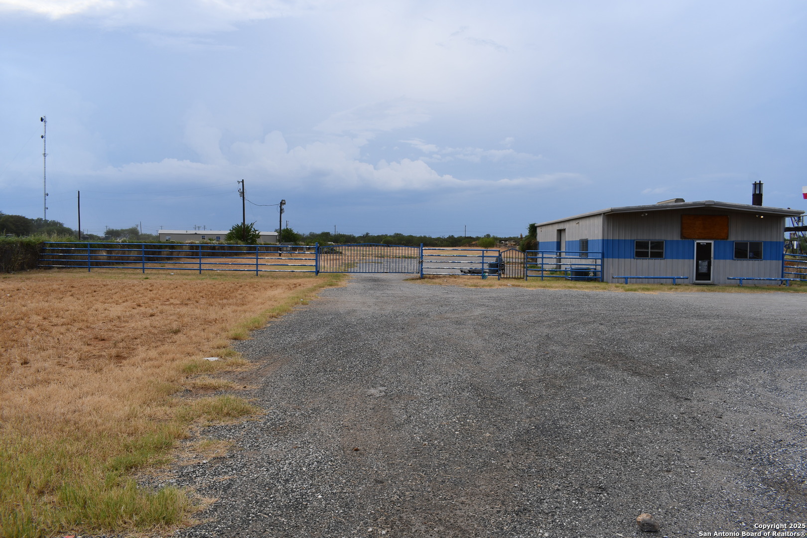 main property photo 6