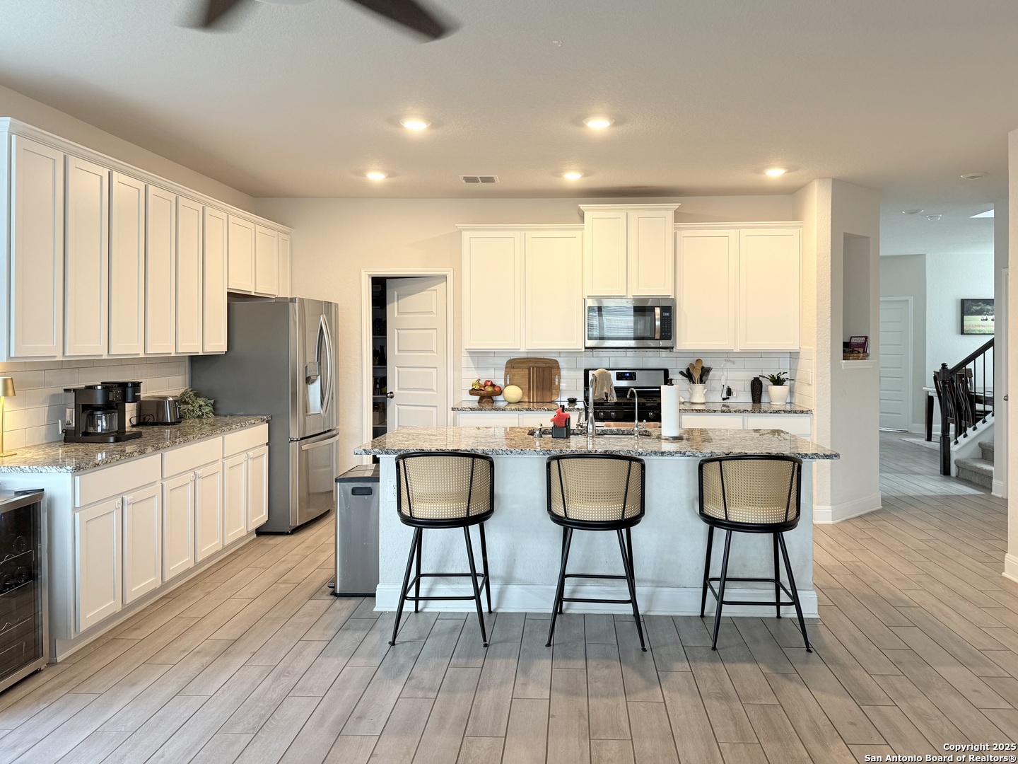 property viewer photo 4