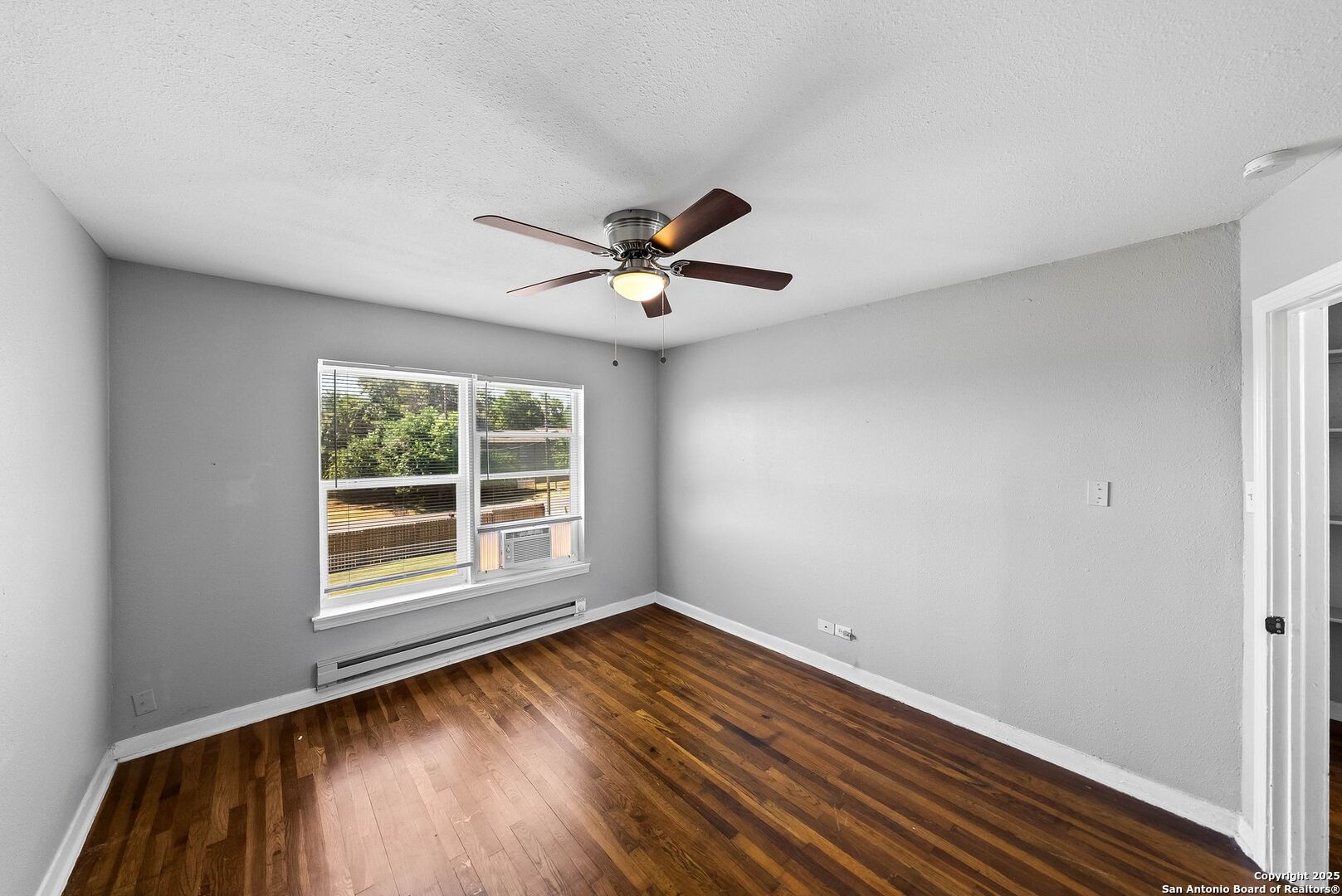 property viewer photo 16