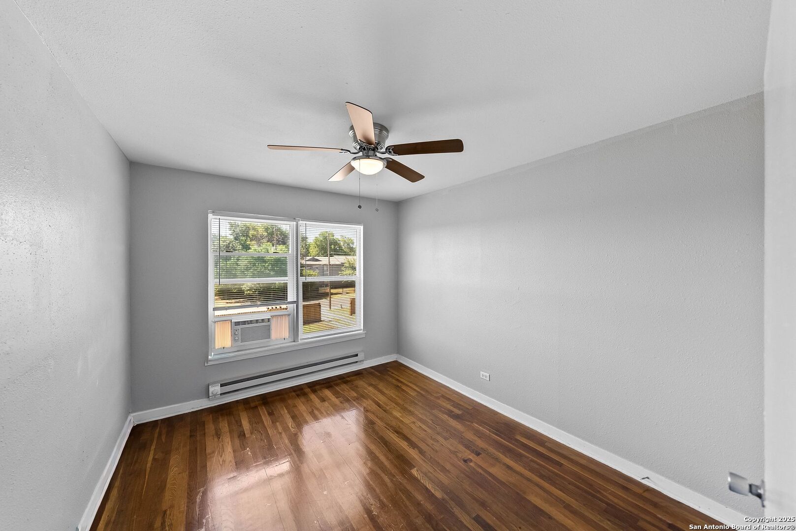 property viewer photo 17