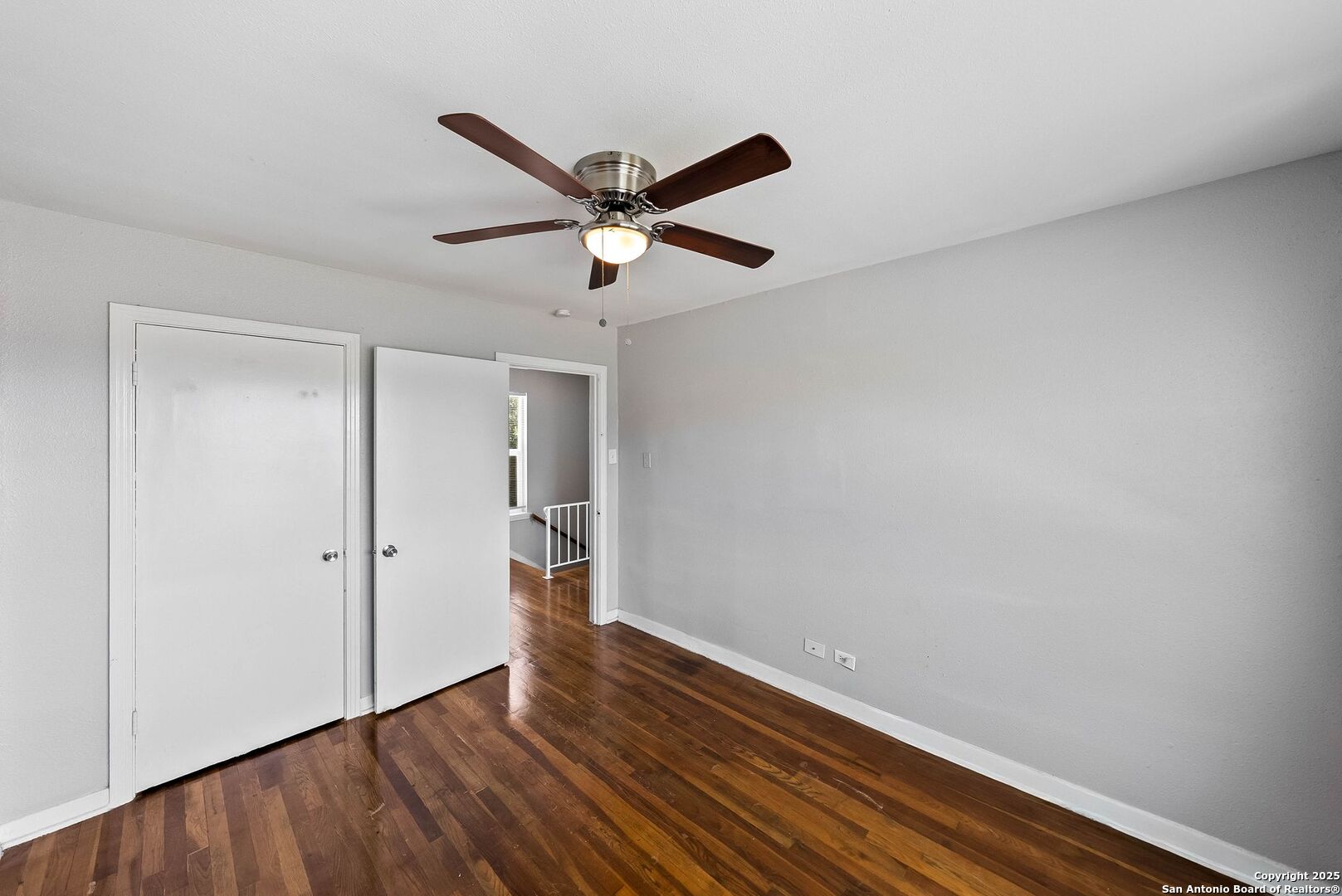 property viewer photo 18