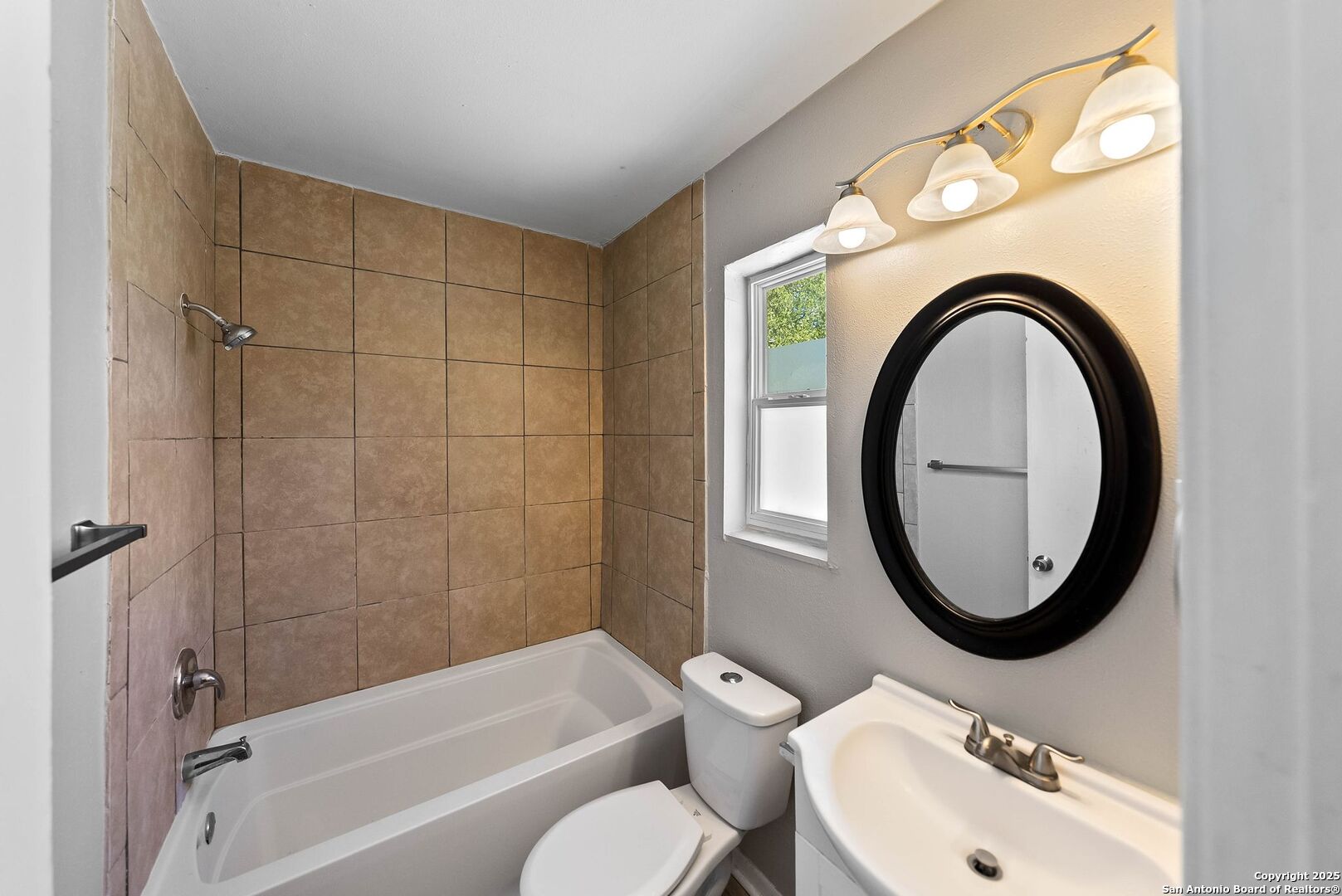 property viewer photo 19