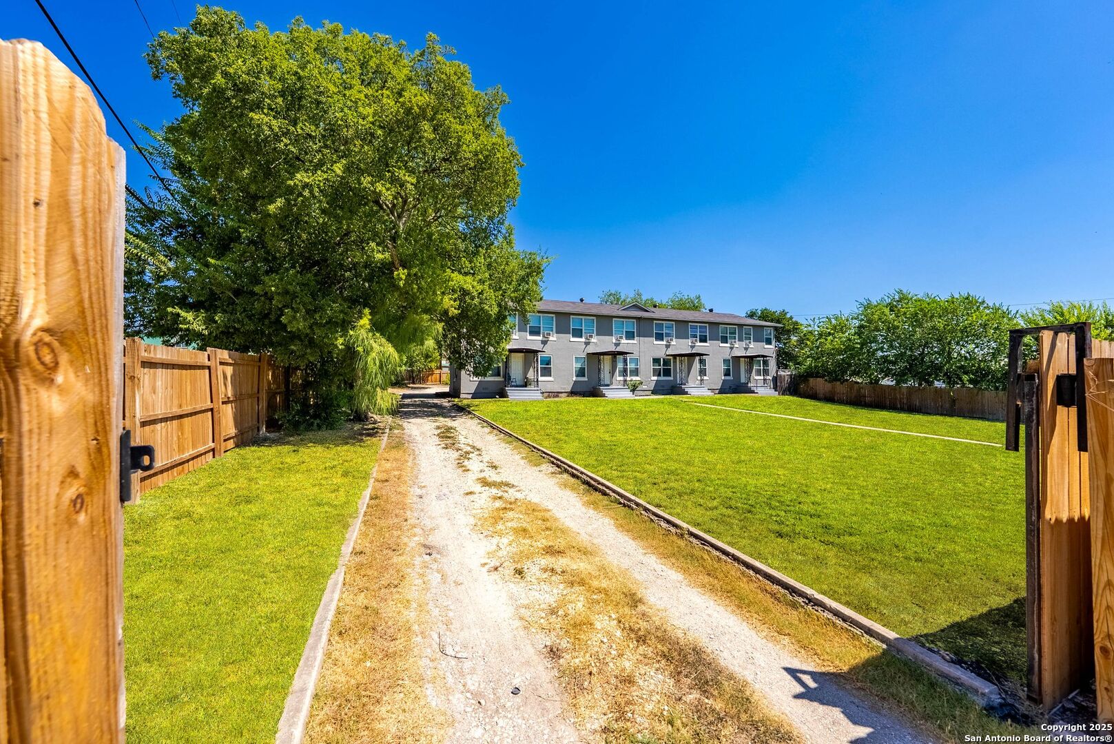 property viewer photo 2