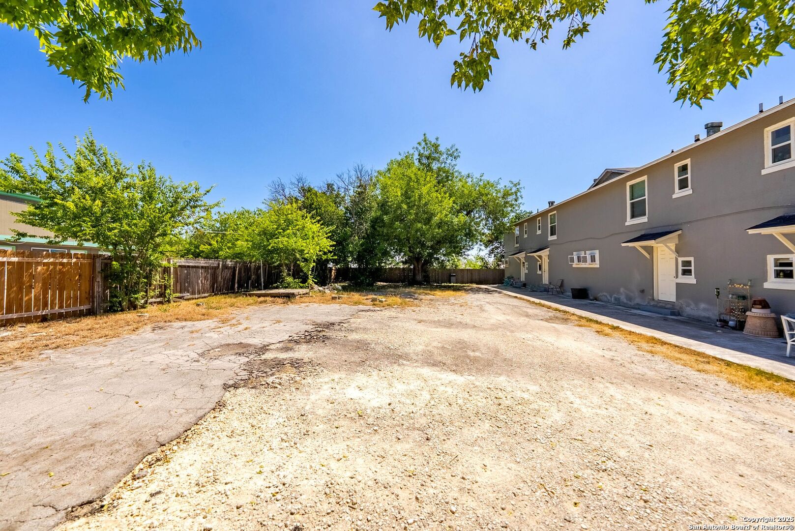property viewer photo 22