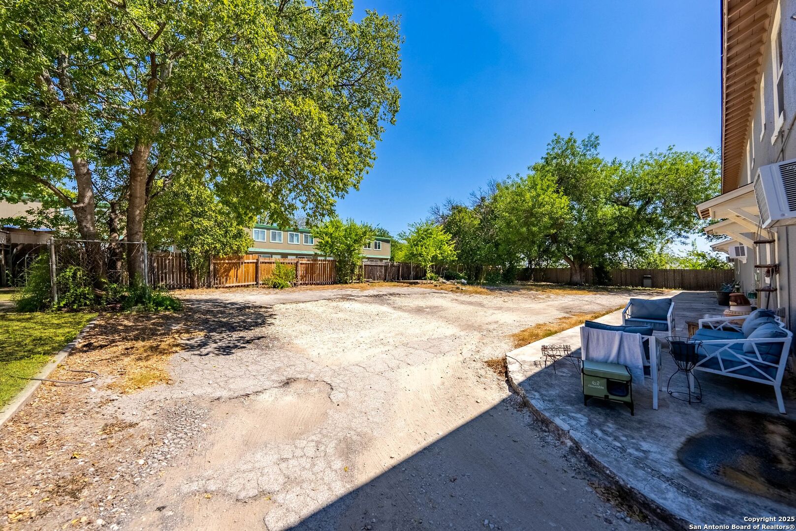 property viewer photo 24