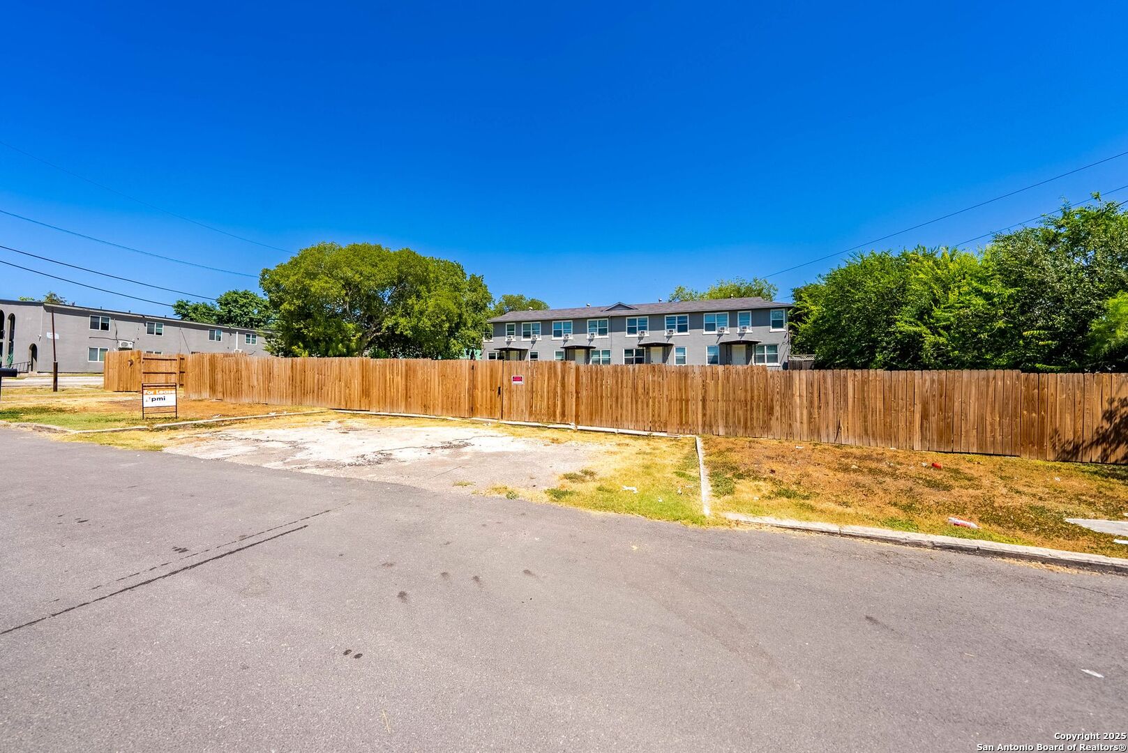 property viewer photo 26