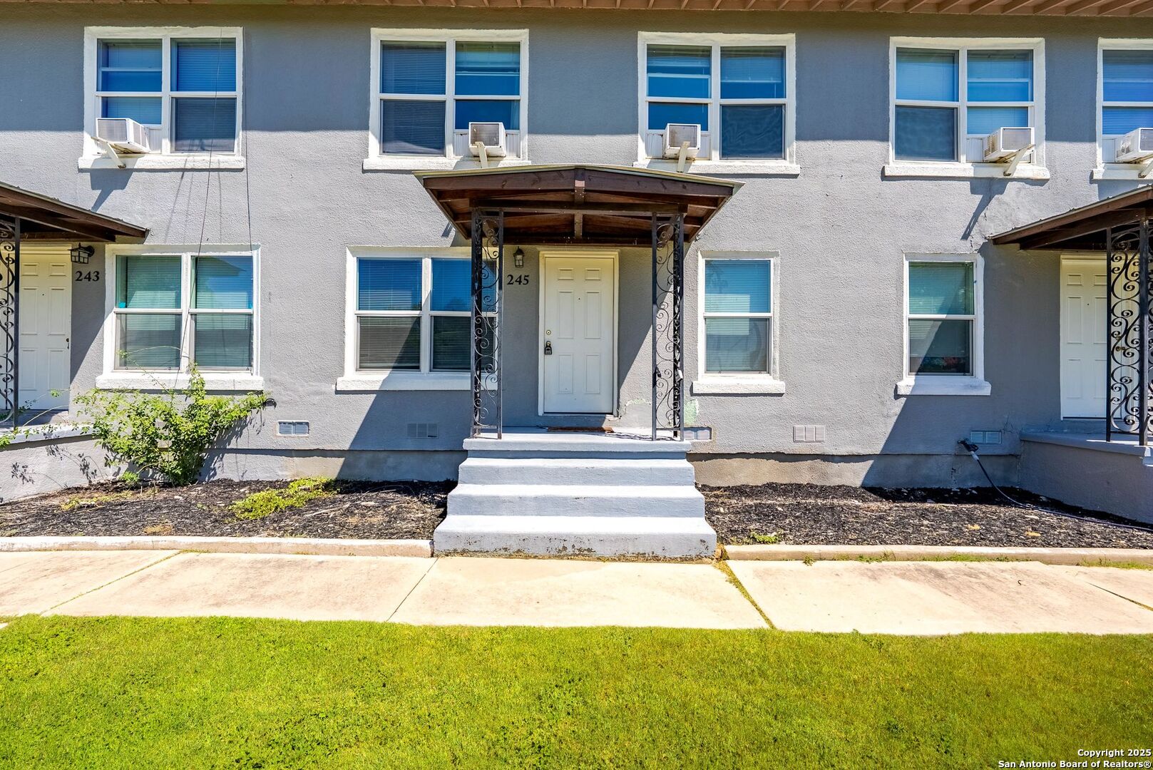 property viewer photo 4