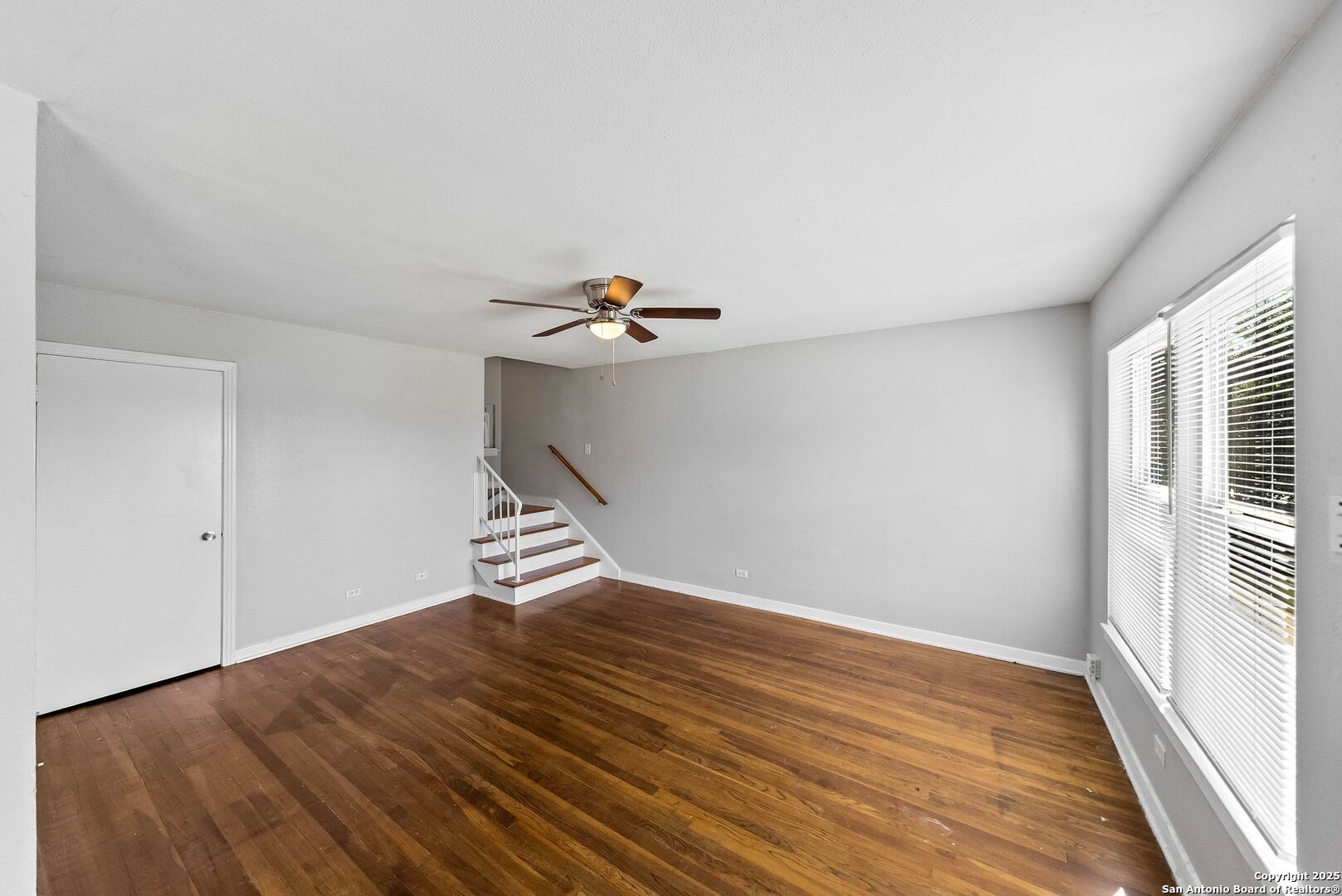property viewer photo 8