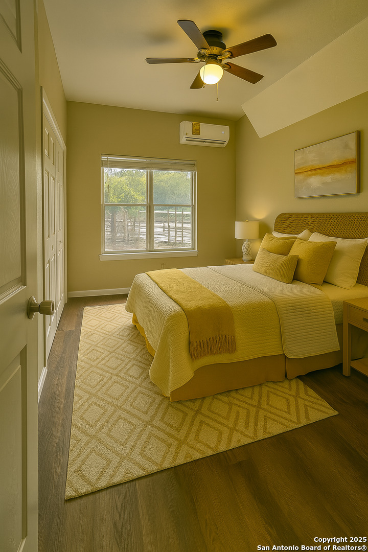 property viewer photo 7