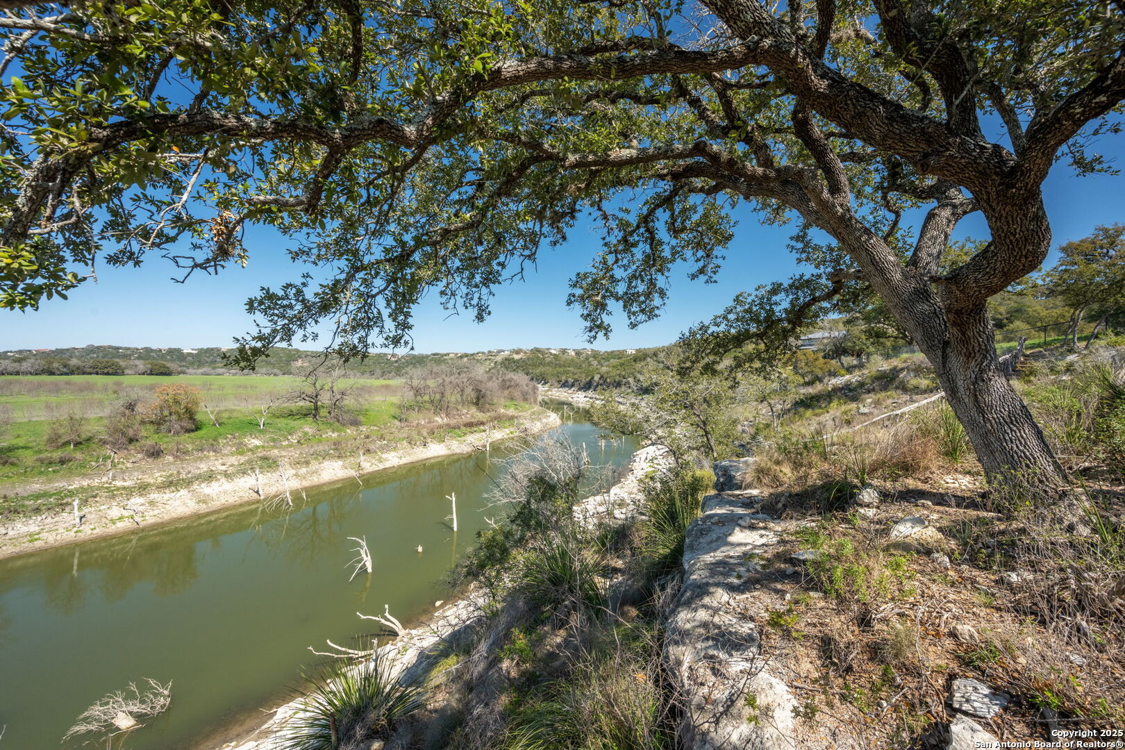 main property photo 14