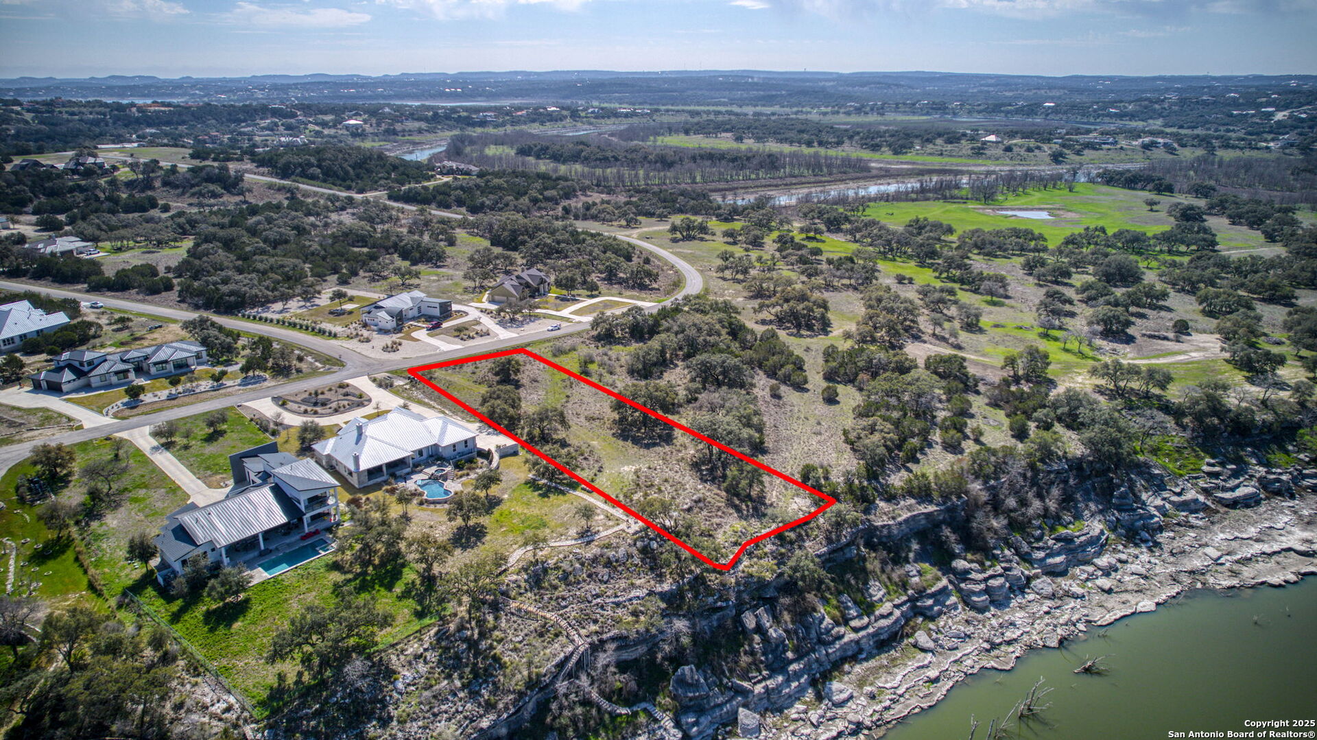 main property photo 30