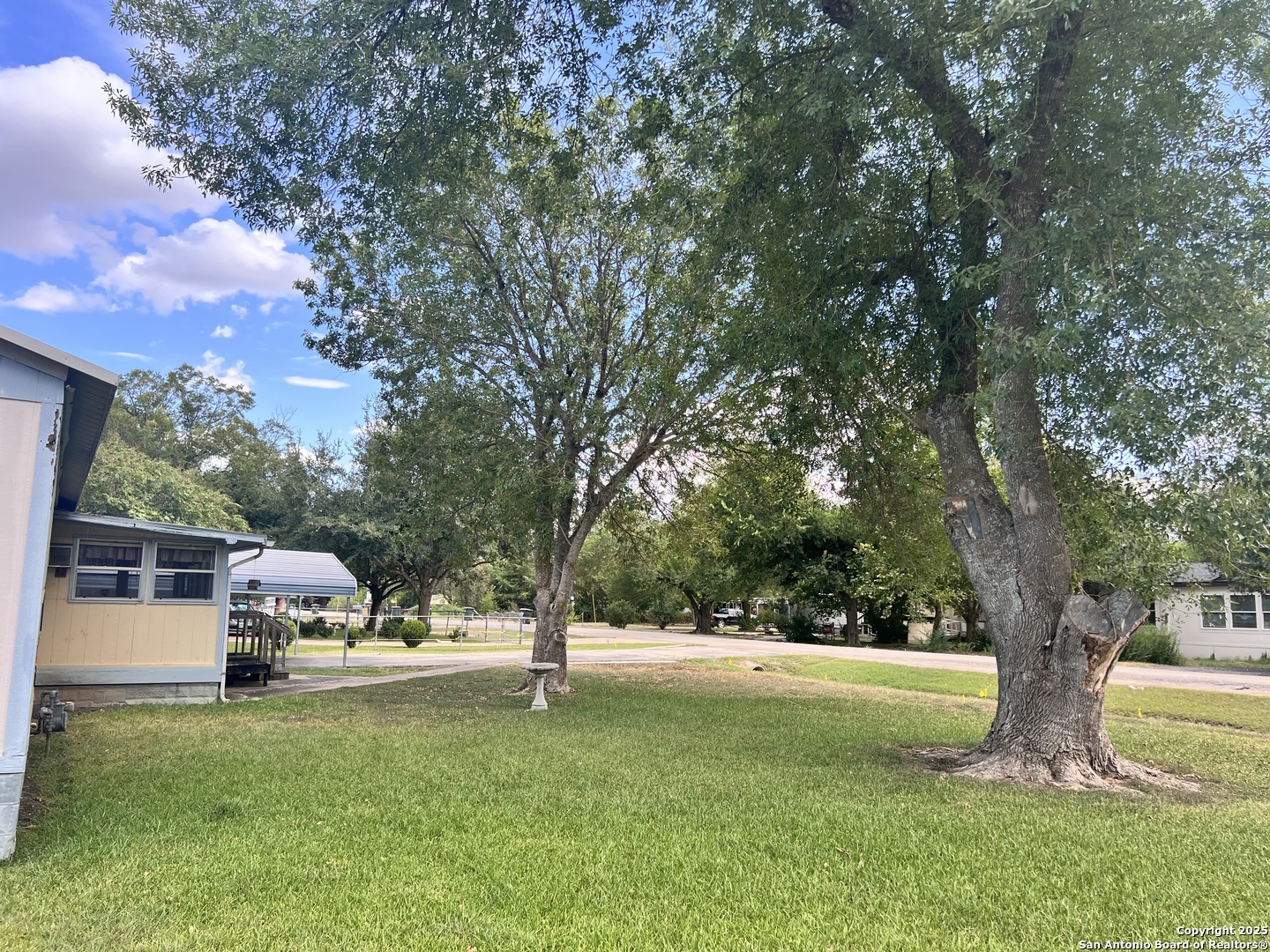 property viewer photo 2