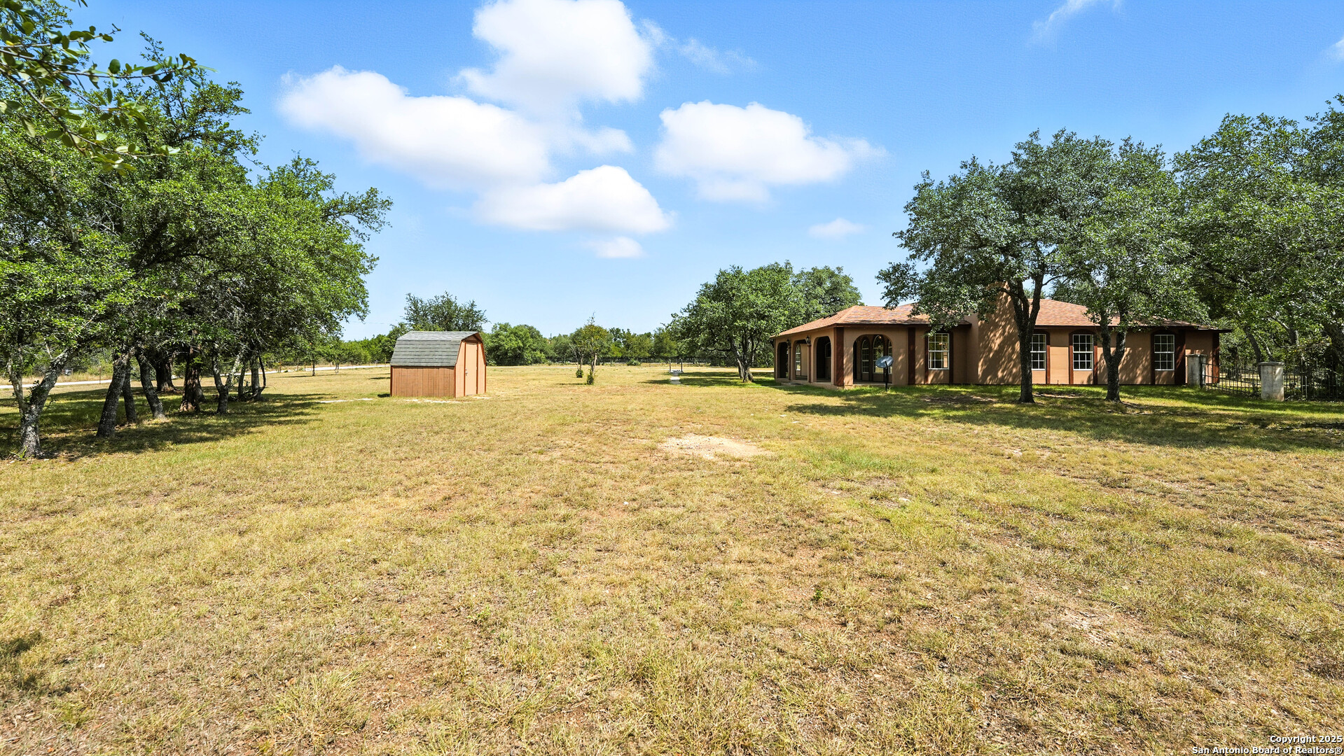 main property photo 40