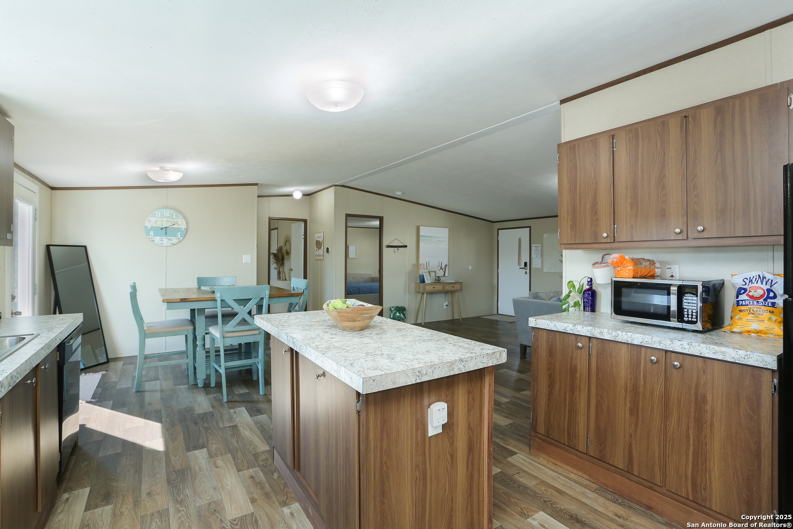 main property photo 7