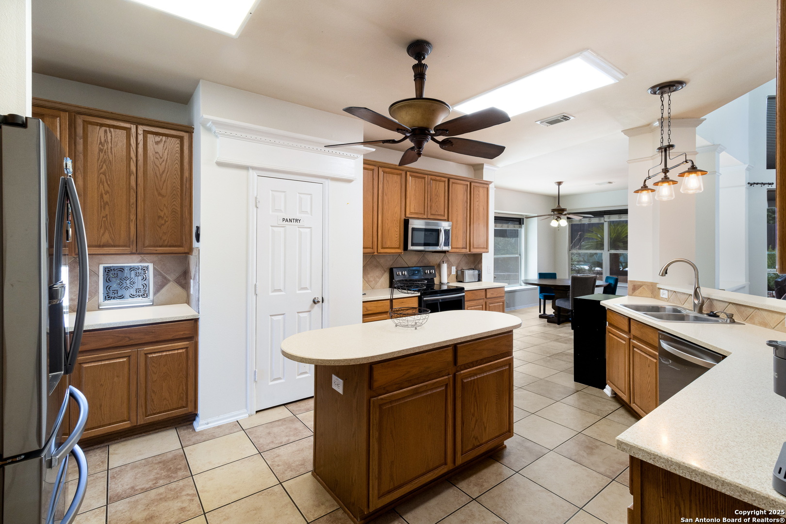 main property photo 11