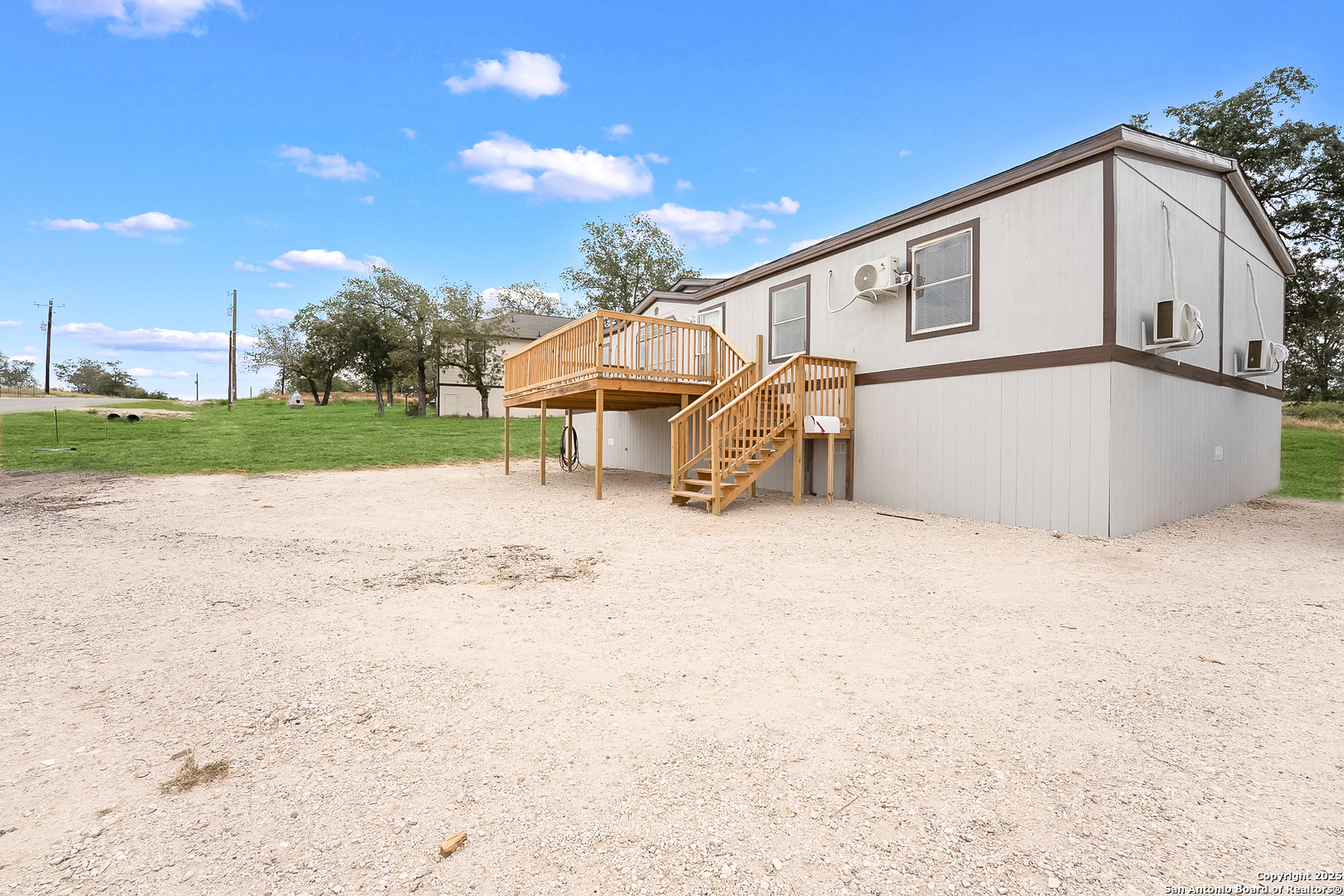main property photo 16