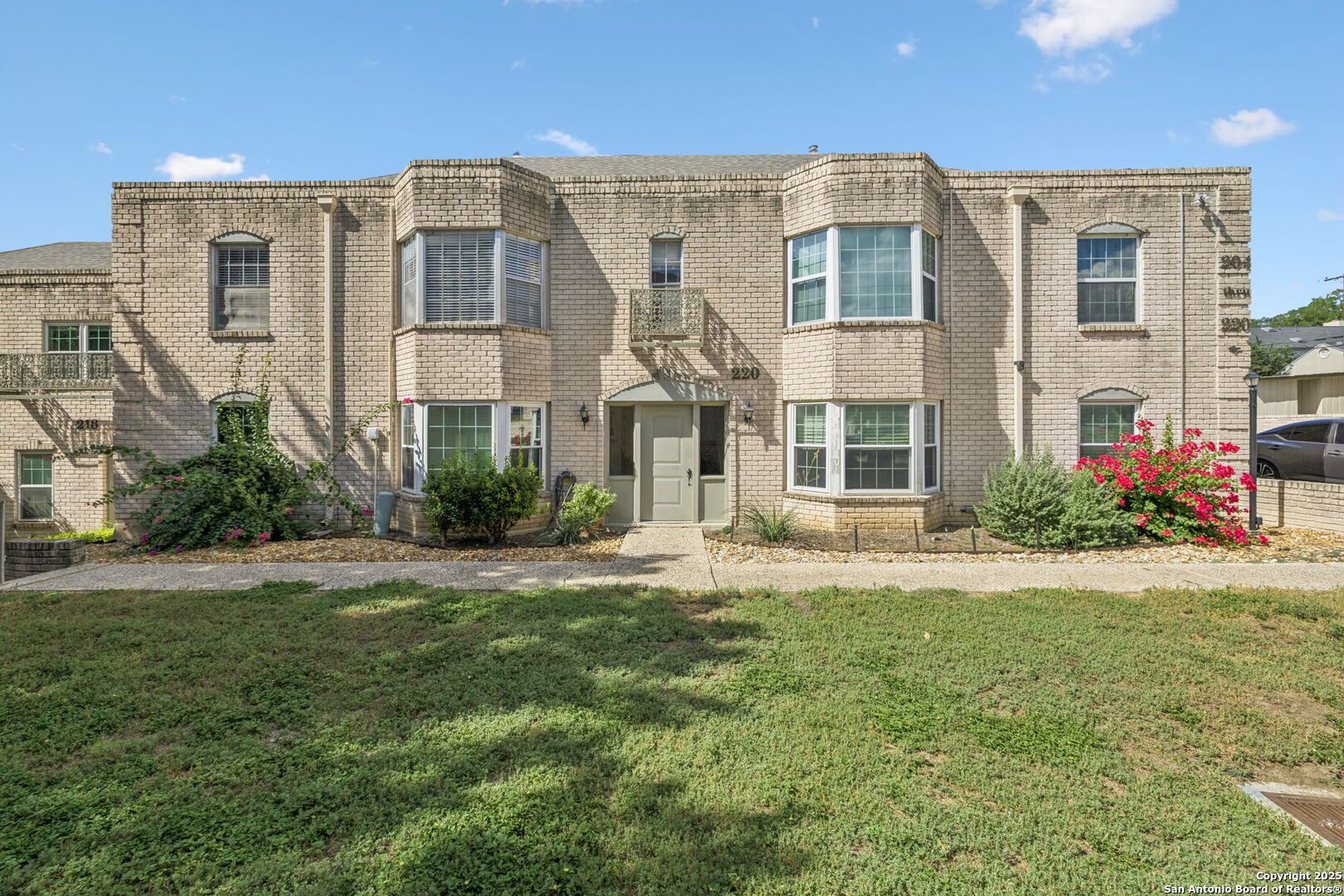 property viewer photo 1