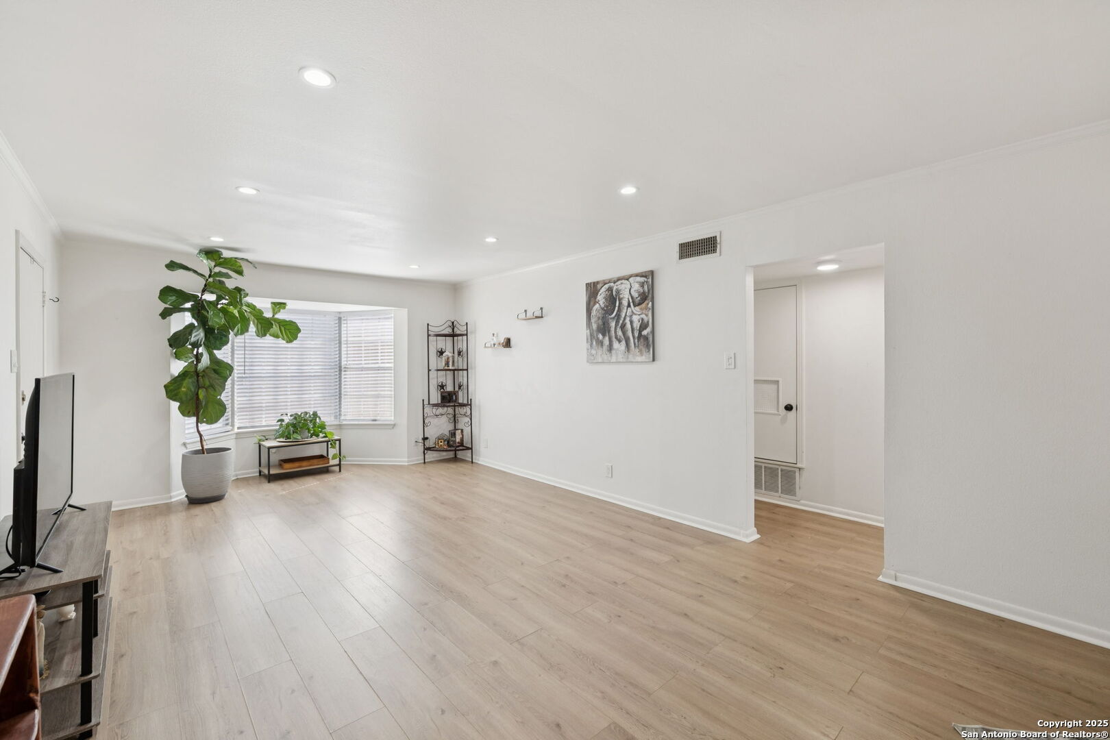 property viewer photo 11