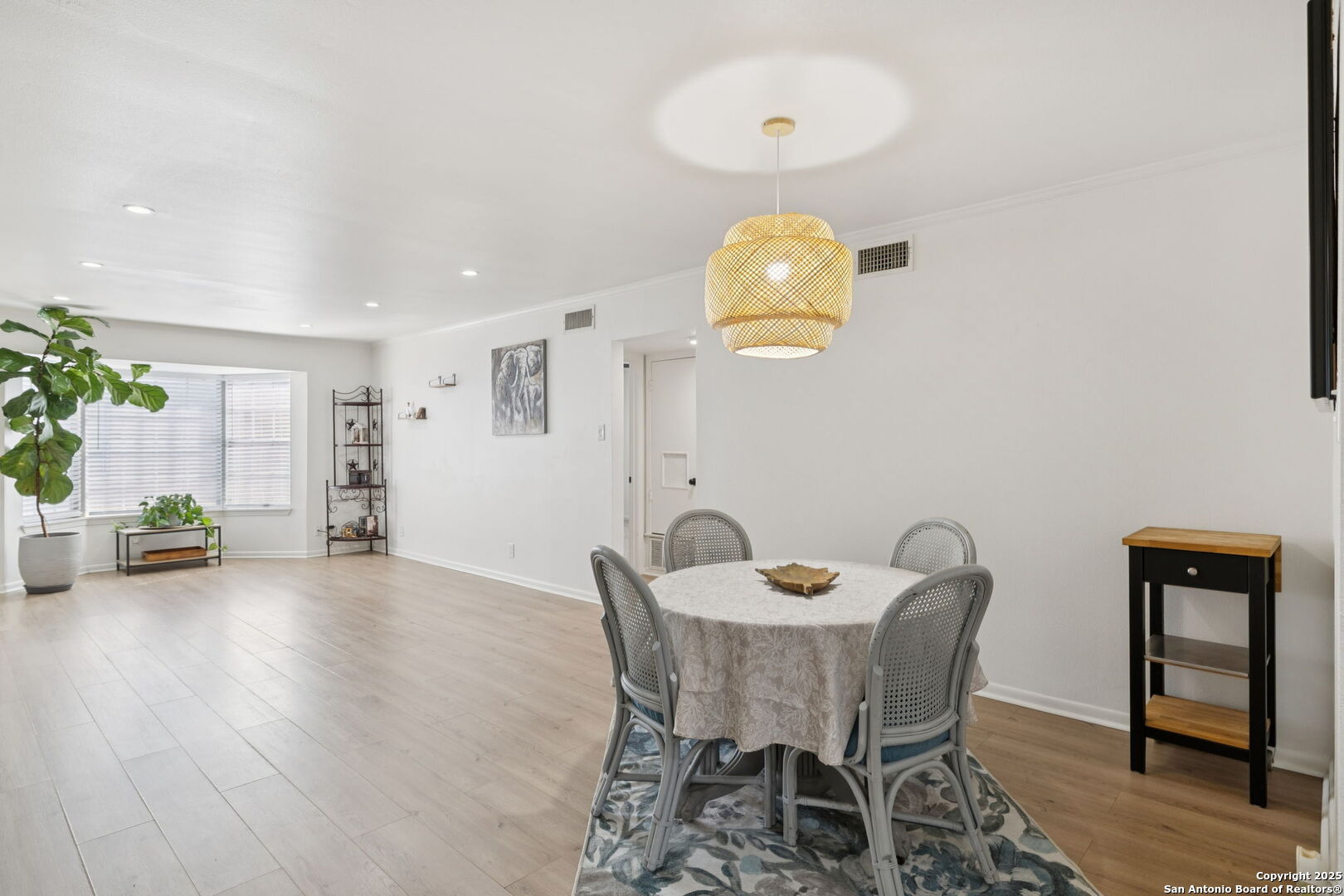 property viewer photo 15