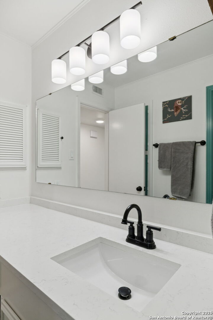 property viewer photo 26