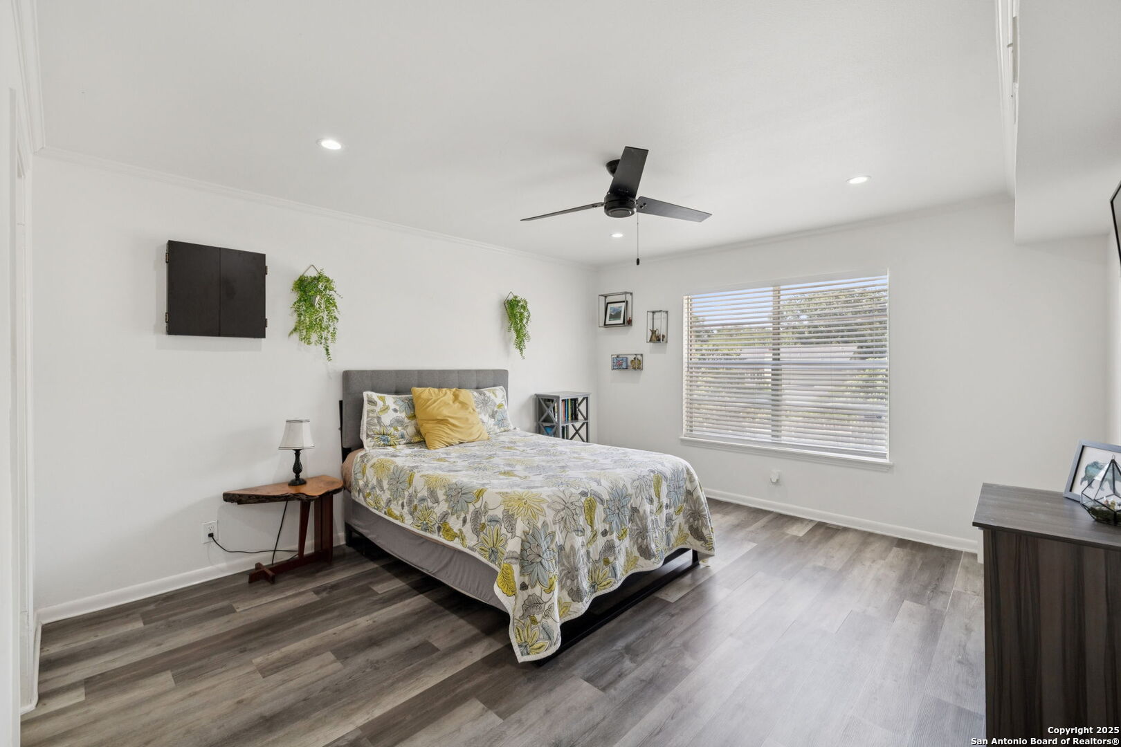 property viewer photo 31