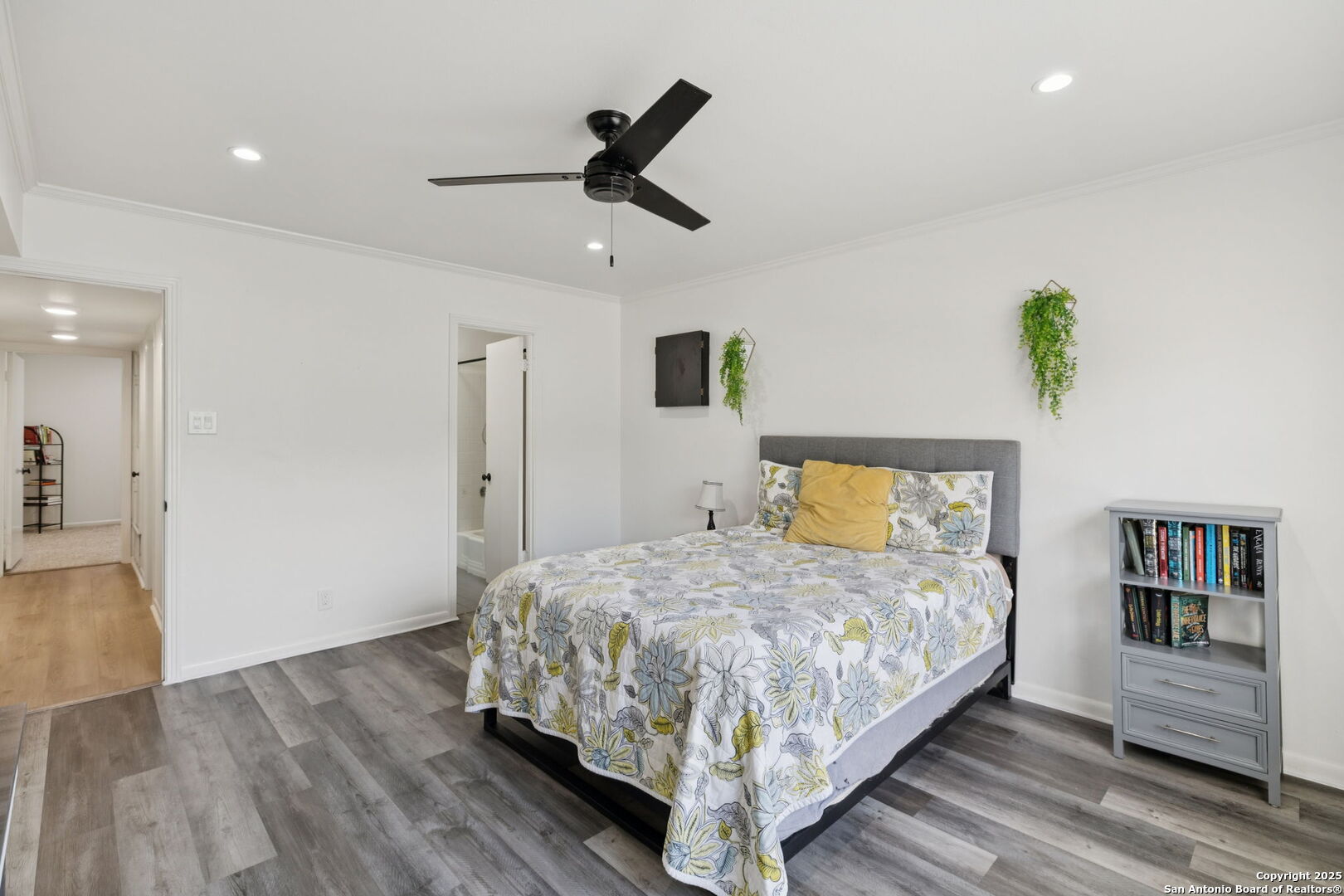 property viewer photo 33