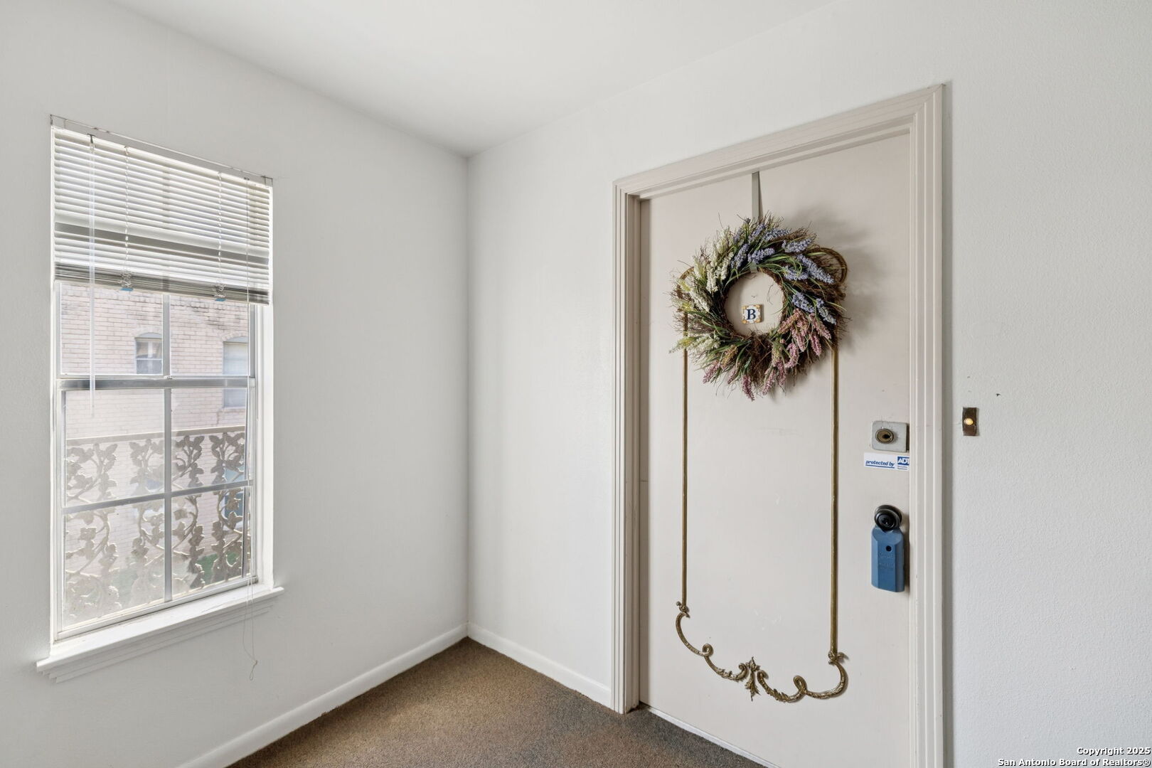 property viewer photo 35