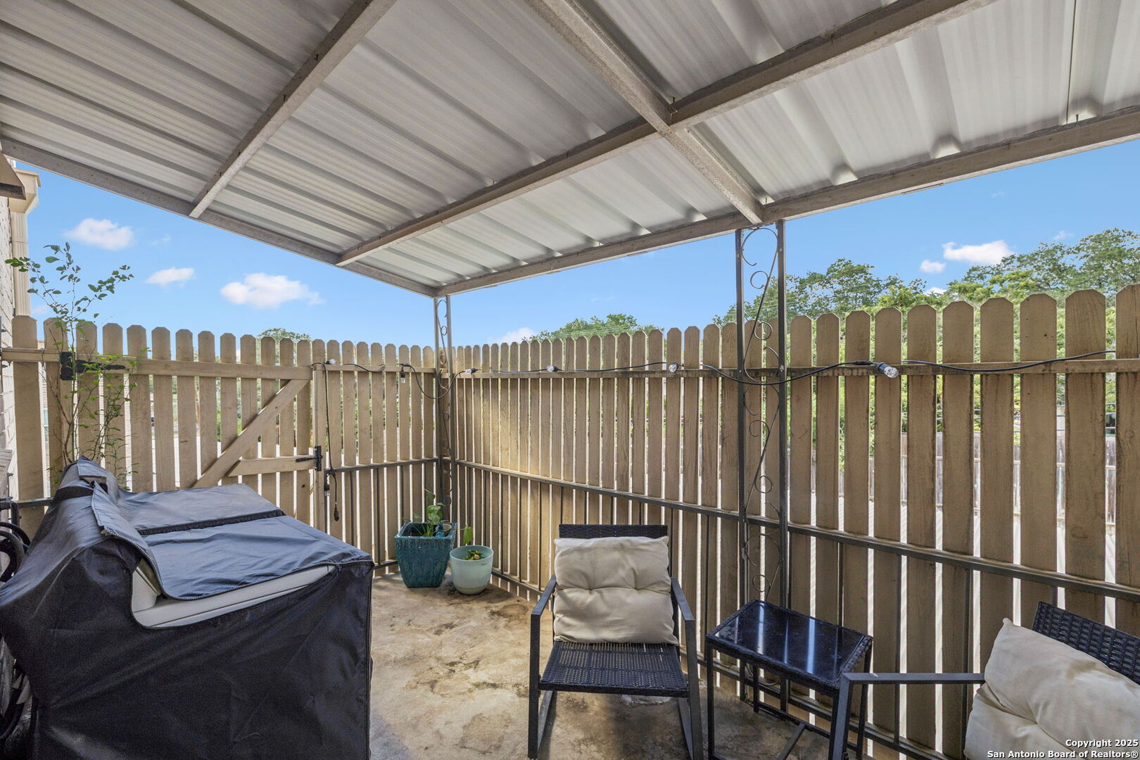 property viewer photo 36